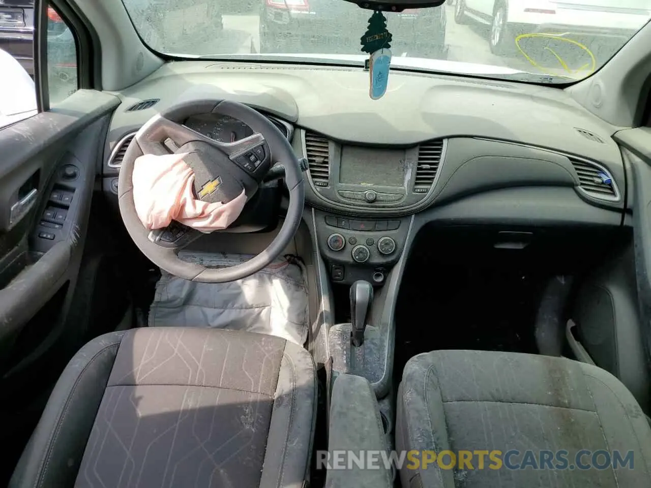 8 Фотография поврежденного автомобиля KL7CJLSB4KB759023 CHEVROLET TRAX 2019