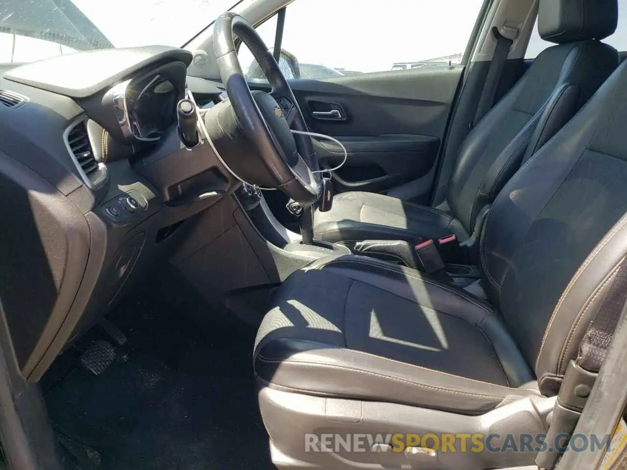 7 Фотография поврежденного автомобиля KL7CJLSB4KB774931 CHEVROLET TRAX 2019