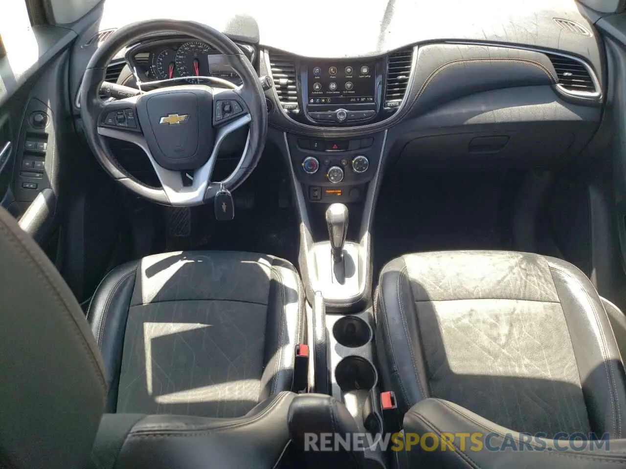 8 Фотография поврежденного автомобиля KL7CJLSB4KB774931 CHEVROLET TRAX 2019