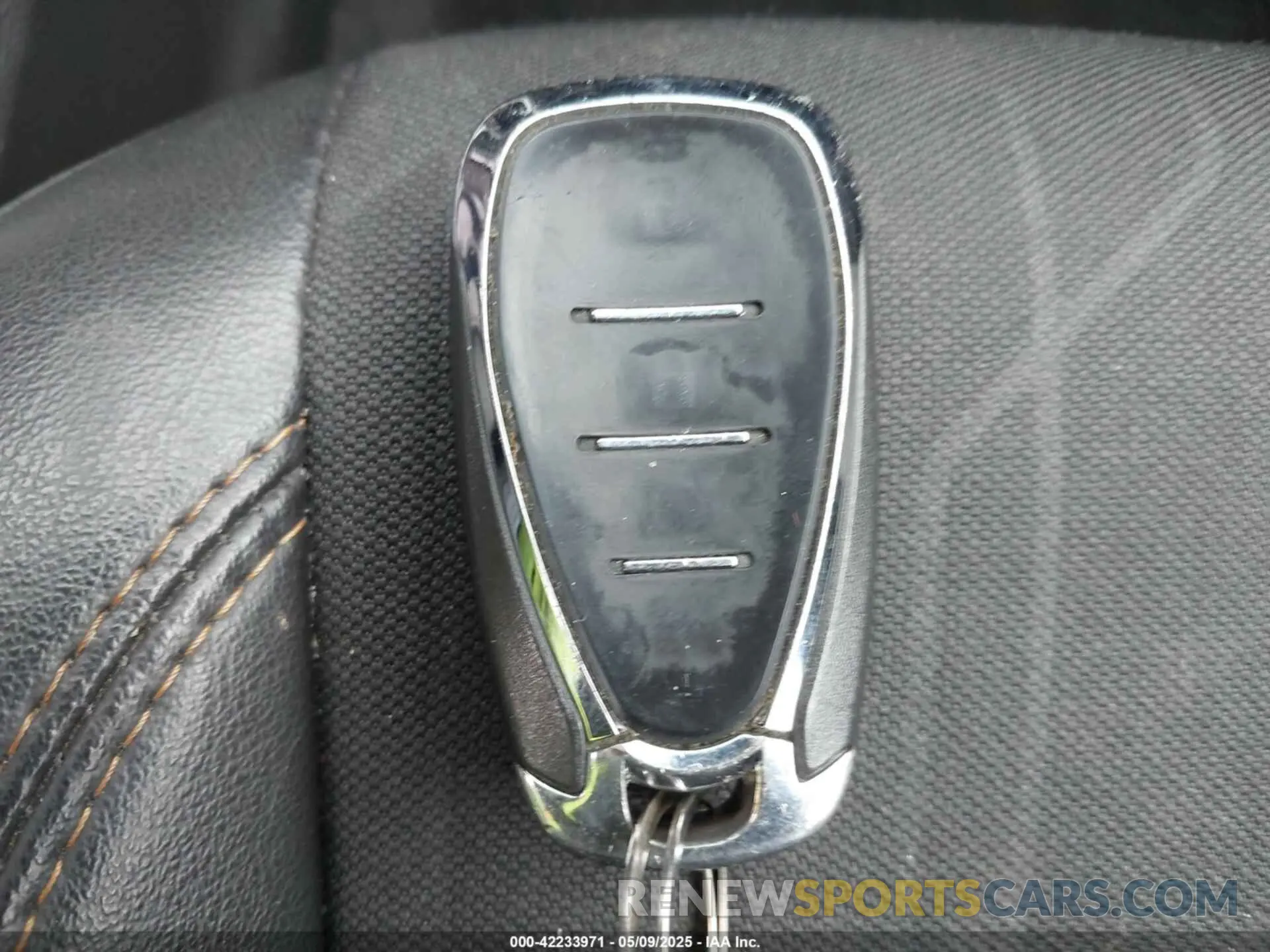 11 Photograph of a damaged car KL7CJLSB4KB828096 CHEVROLET TRAX 2019