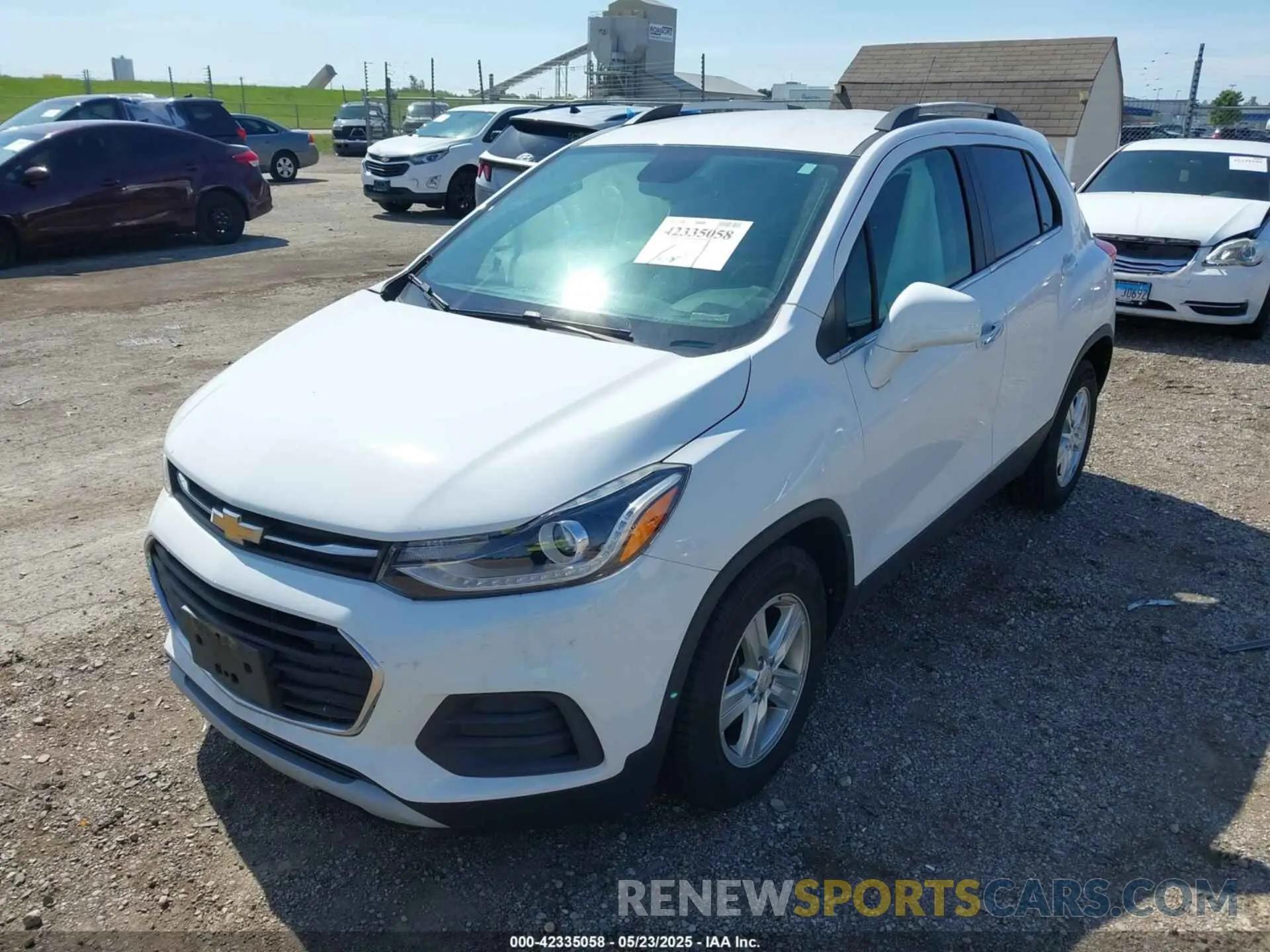 2 Фотография поврежденного автомобиля KL7CJLSB5KB771603 CHEVROLET TRAX 2019