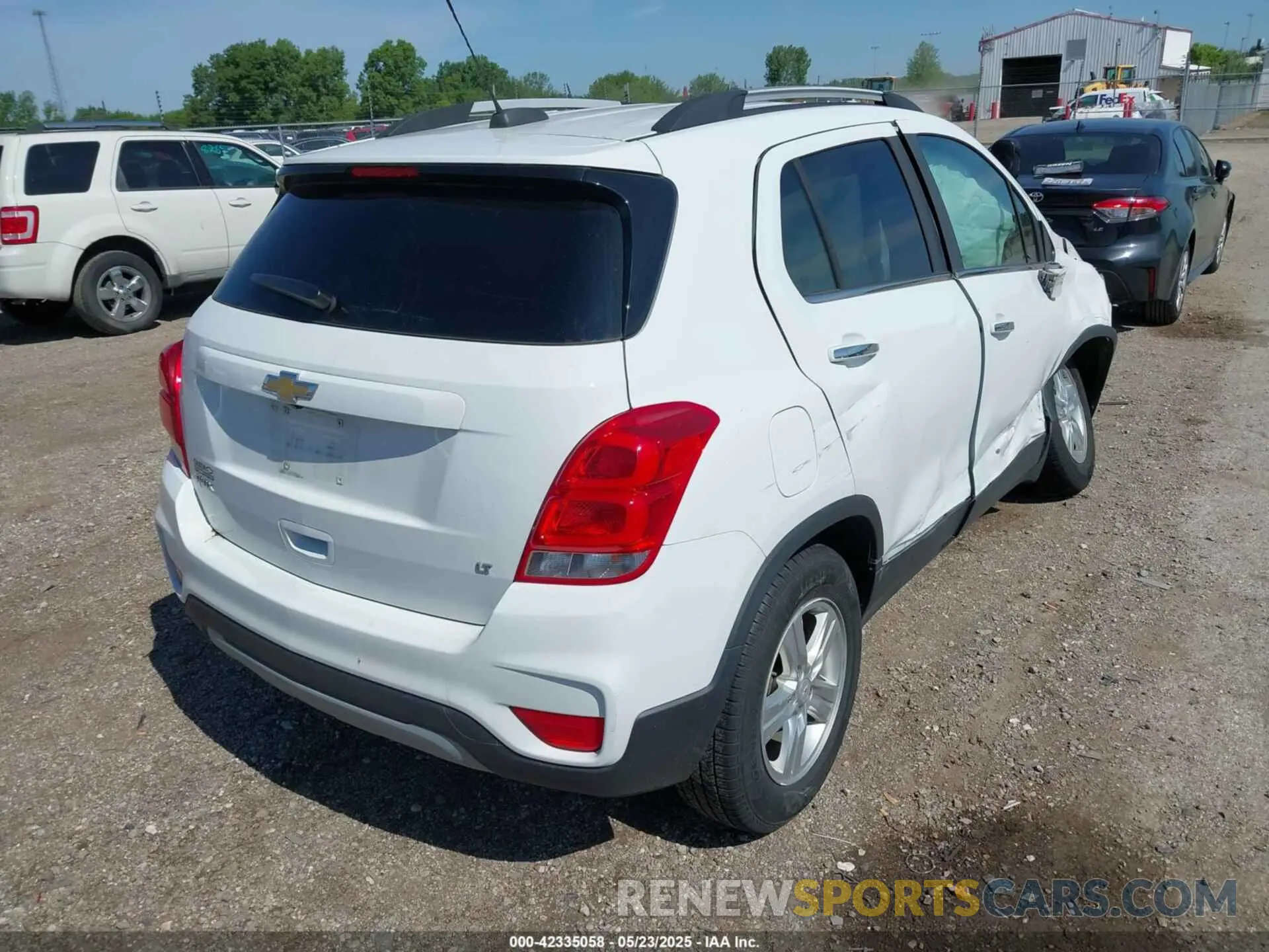 4 Фотография поврежденного автомобиля KL7CJLSB5KB771603 CHEVROLET TRAX 2019