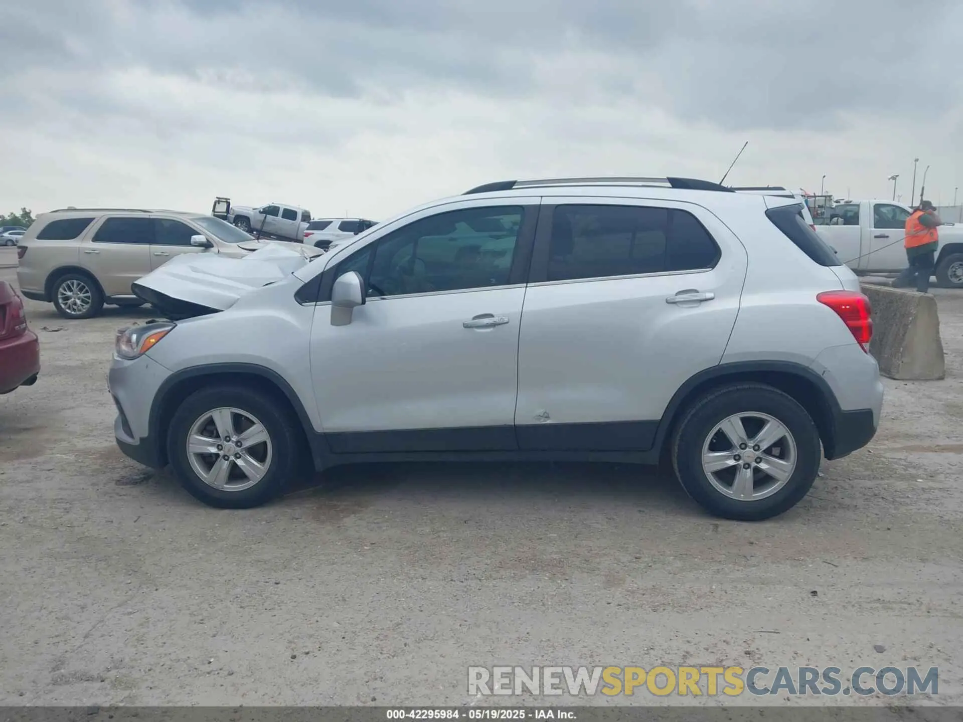 14 Photograph of a damaged car KL7CJLSB5KB848938 CHEVROLET TRAX 2019