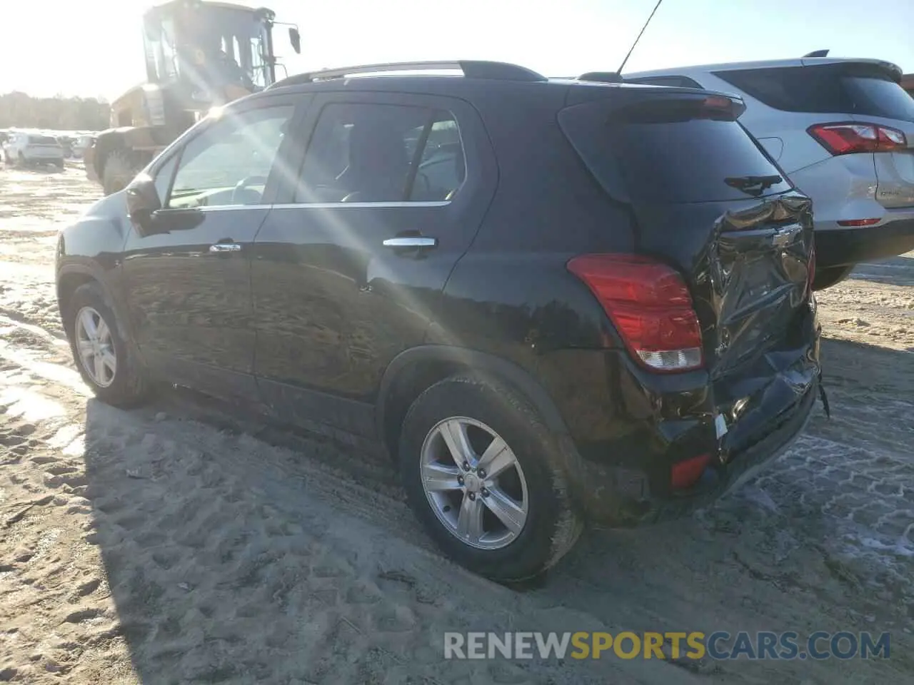 2 Фотография поврежденного автомобиля KL7CJLSB5KB932452 CHEVROLET TRAX 2019