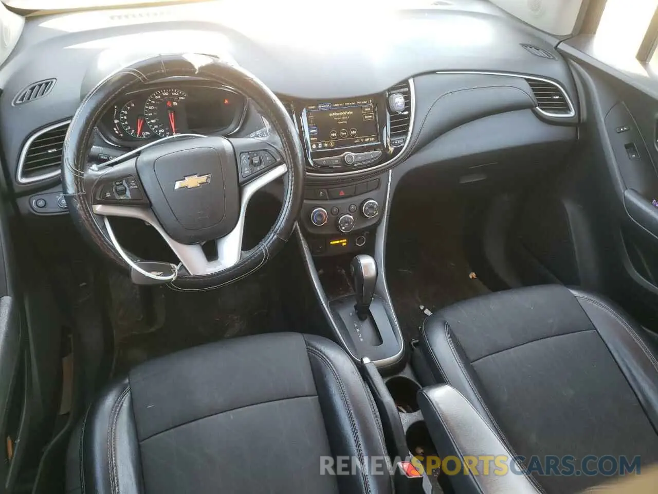 8 Фотография поврежденного автомобиля KL7CJLSB5KB932452 CHEVROLET TRAX 2019