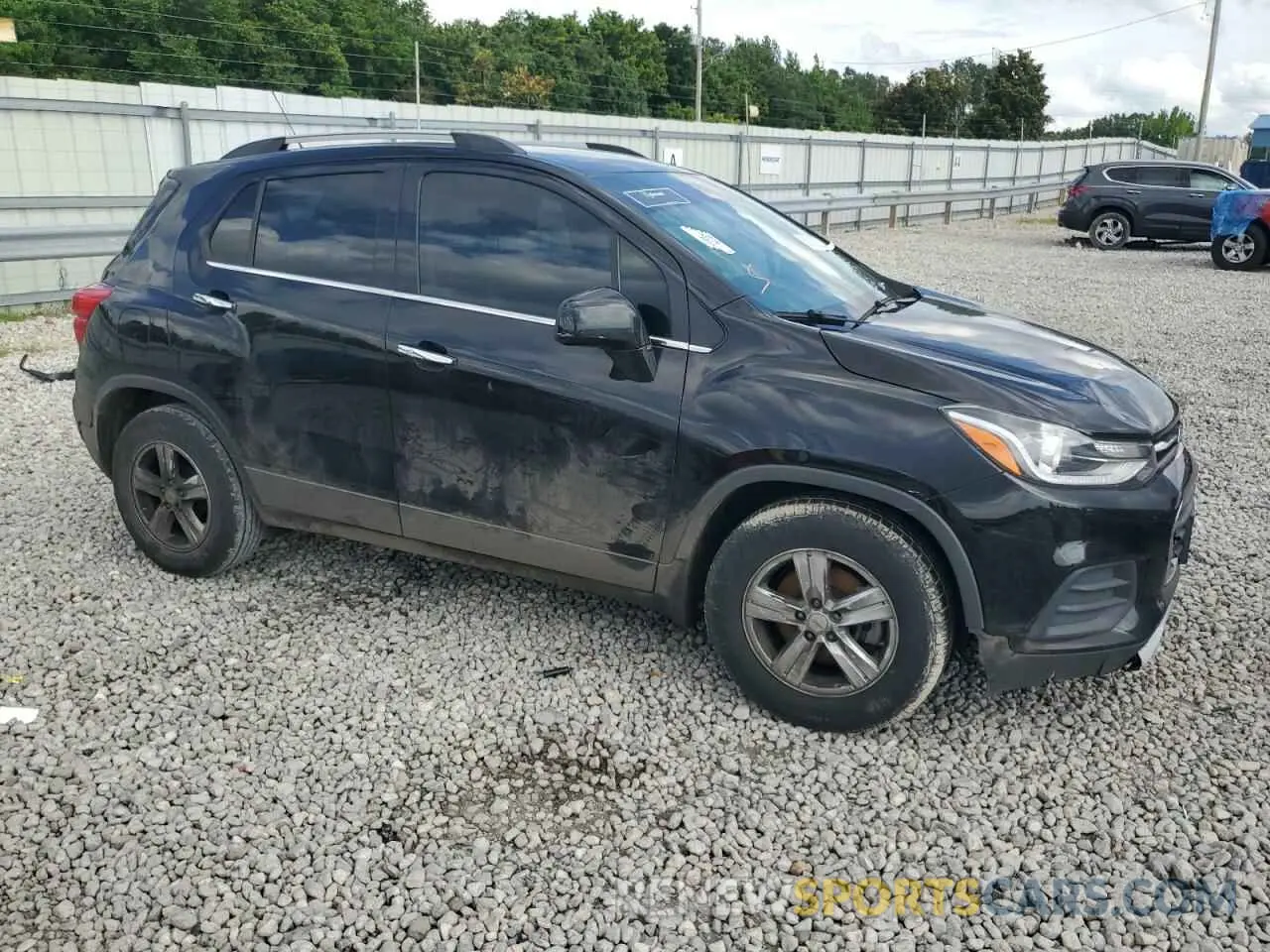 4 Photograph of a damaged car KL7CJLSB6KB947770 CHEVROLET TRAX 2019
