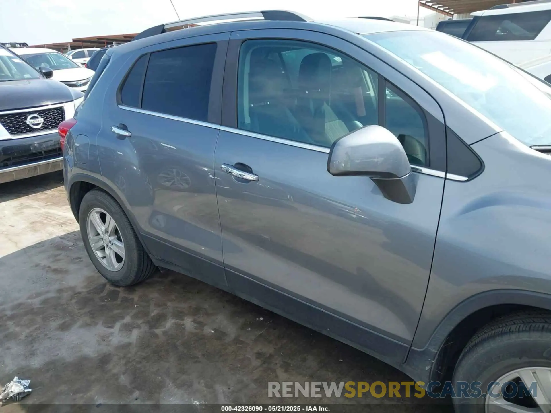 13 Фотография поврежденного автомобиля KL7CJLSB7KB928239 CHEVROLET TRAX 2019