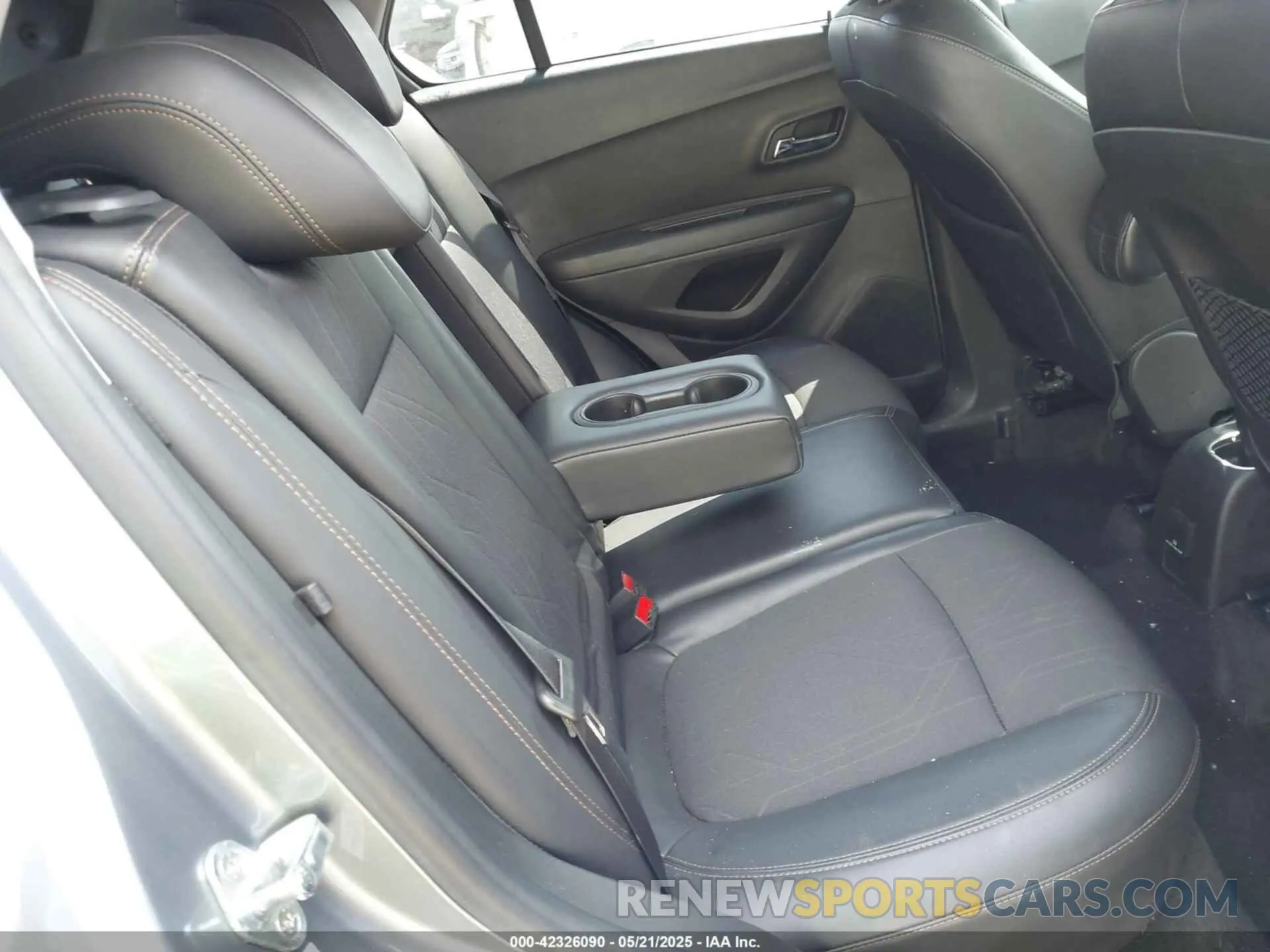 8 Фотография поврежденного автомобиля KL7CJLSB7KB928239 CHEVROLET TRAX 2019