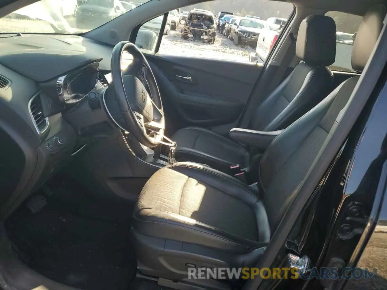 7 Фотография поврежденного автомобиля KL7CJLSB8KB908727 CHEVROLET TRAX 2019