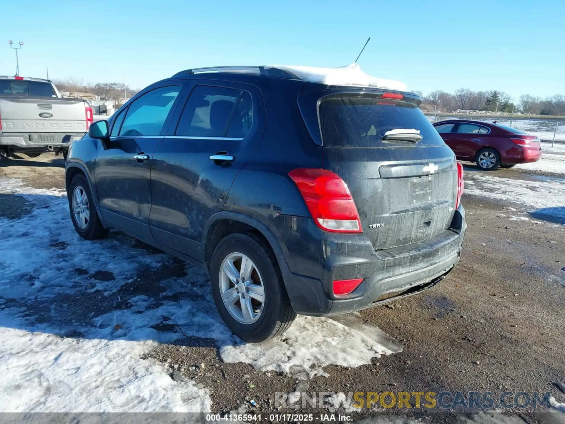 3 Photograph of a damaged car KL7CJLSB9KB744243 CHEVROLET TRAX 2019