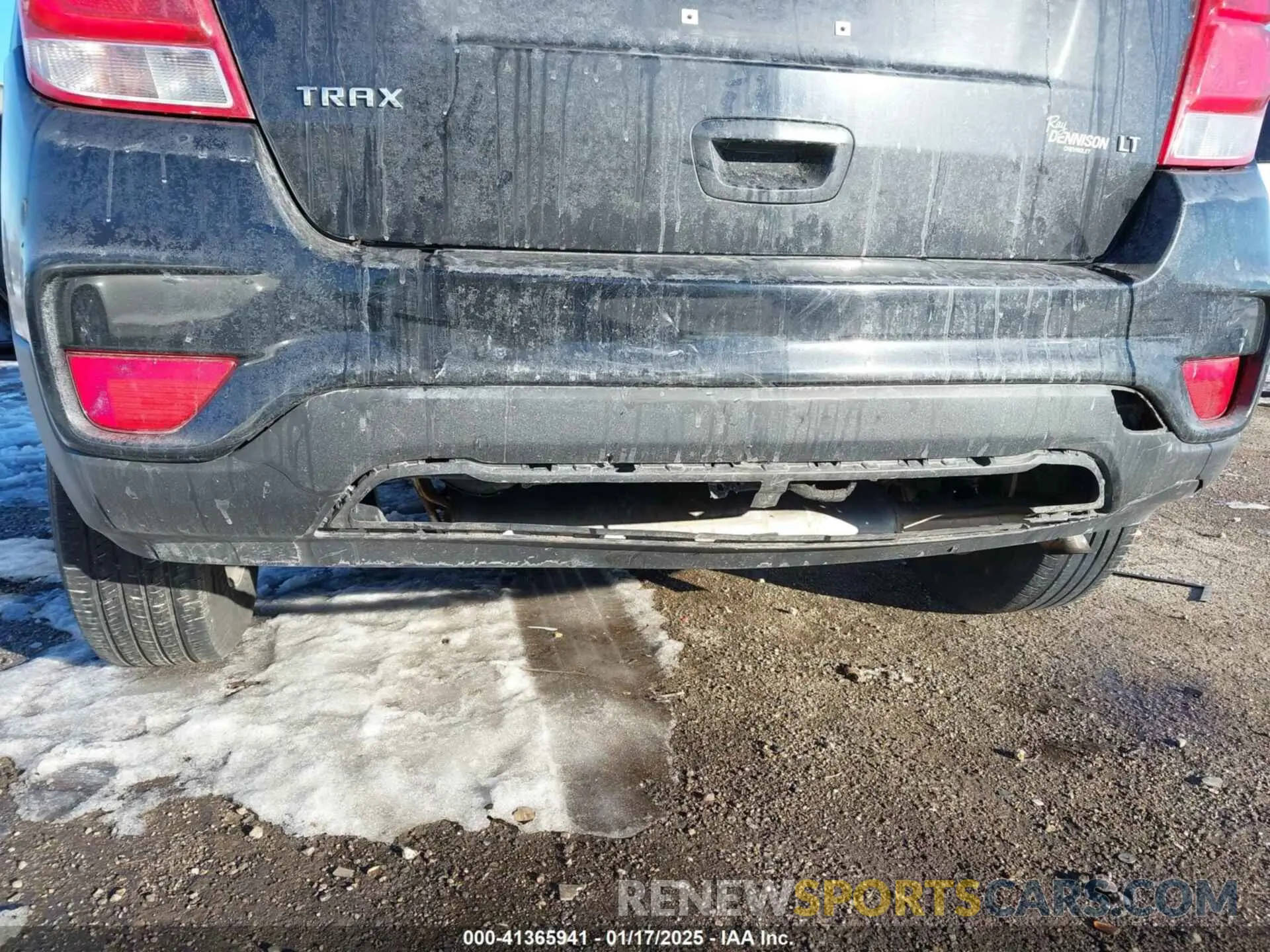 6 Photograph of a damaged car KL7CJLSB9KB744243 CHEVROLET TRAX 2019