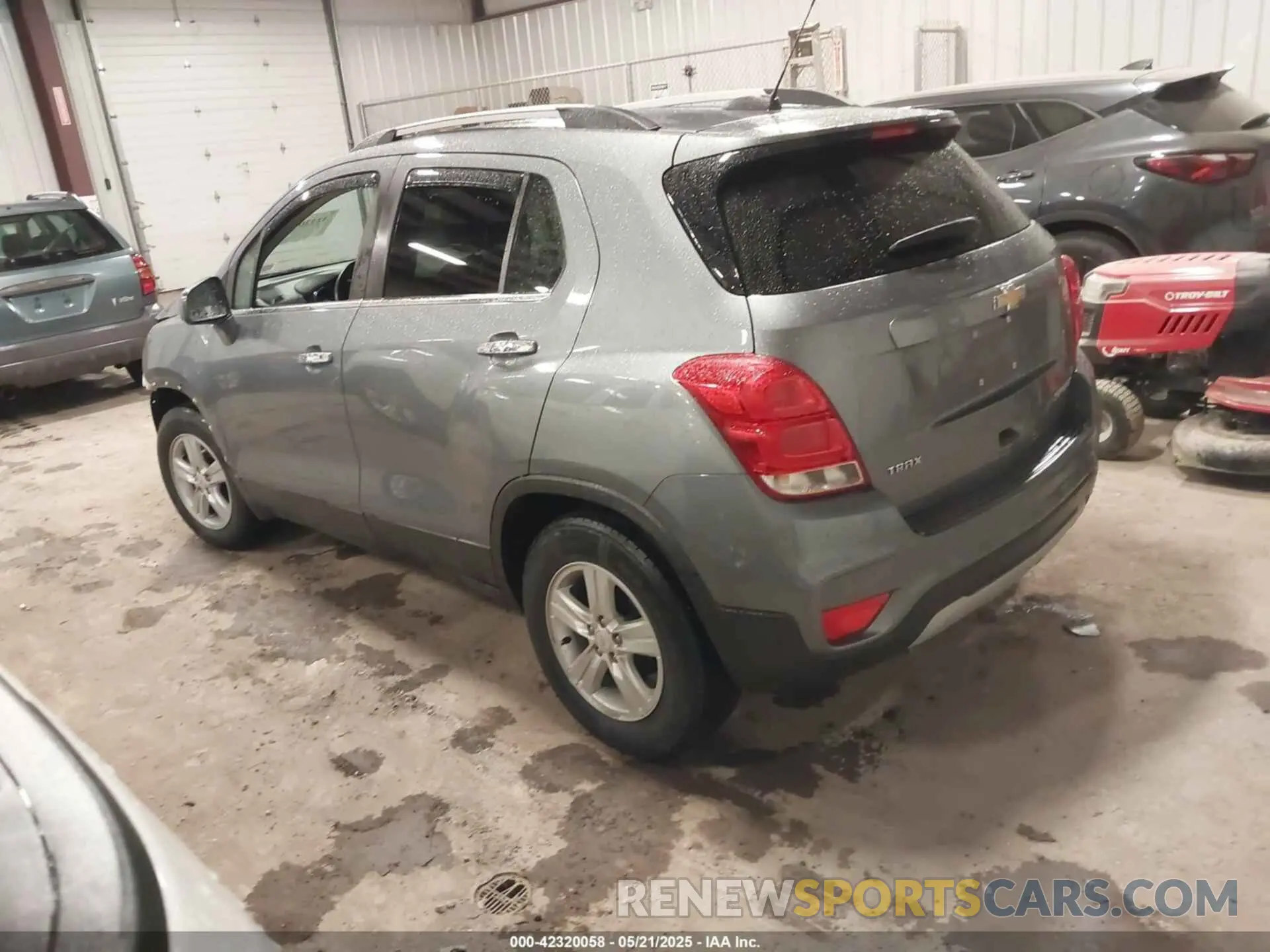 3 Фотография поврежденного автомобиля KL7CJLSB9KB903147 CHEVROLET TRAX 2019