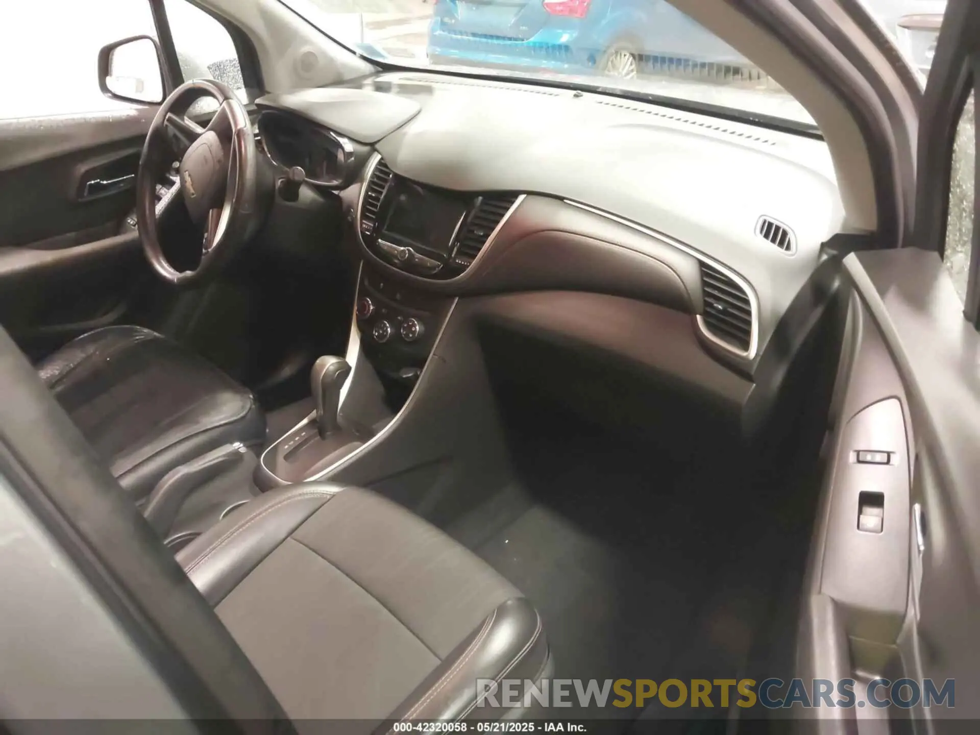 5 Фотография поврежденного автомобиля KL7CJLSB9KB903147 CHEVROLET TRAX 2019