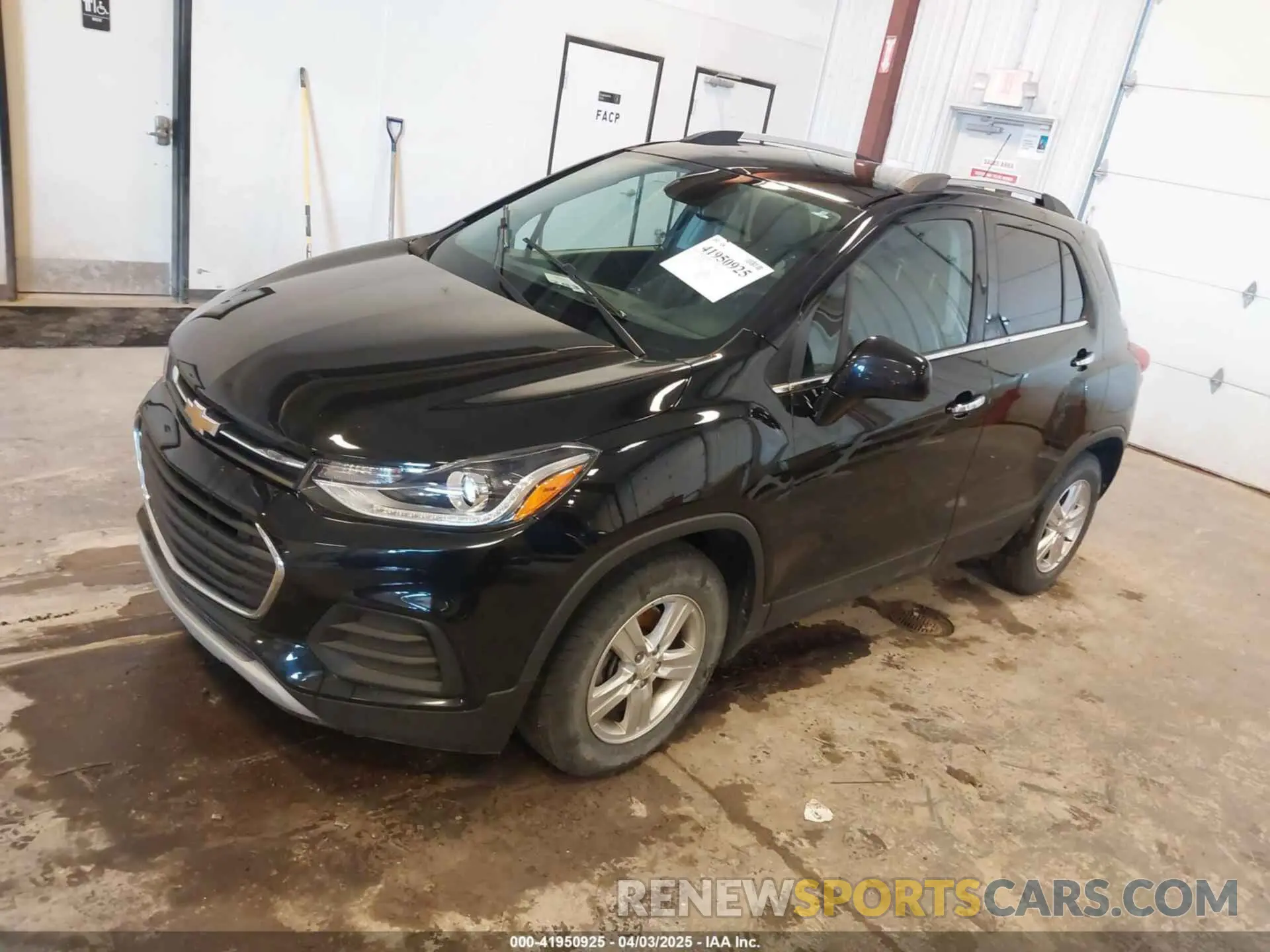 2 Фотография поврежденного автомобиля KL7CJLSB9KB908171 CHEVROLET TRAX 2019