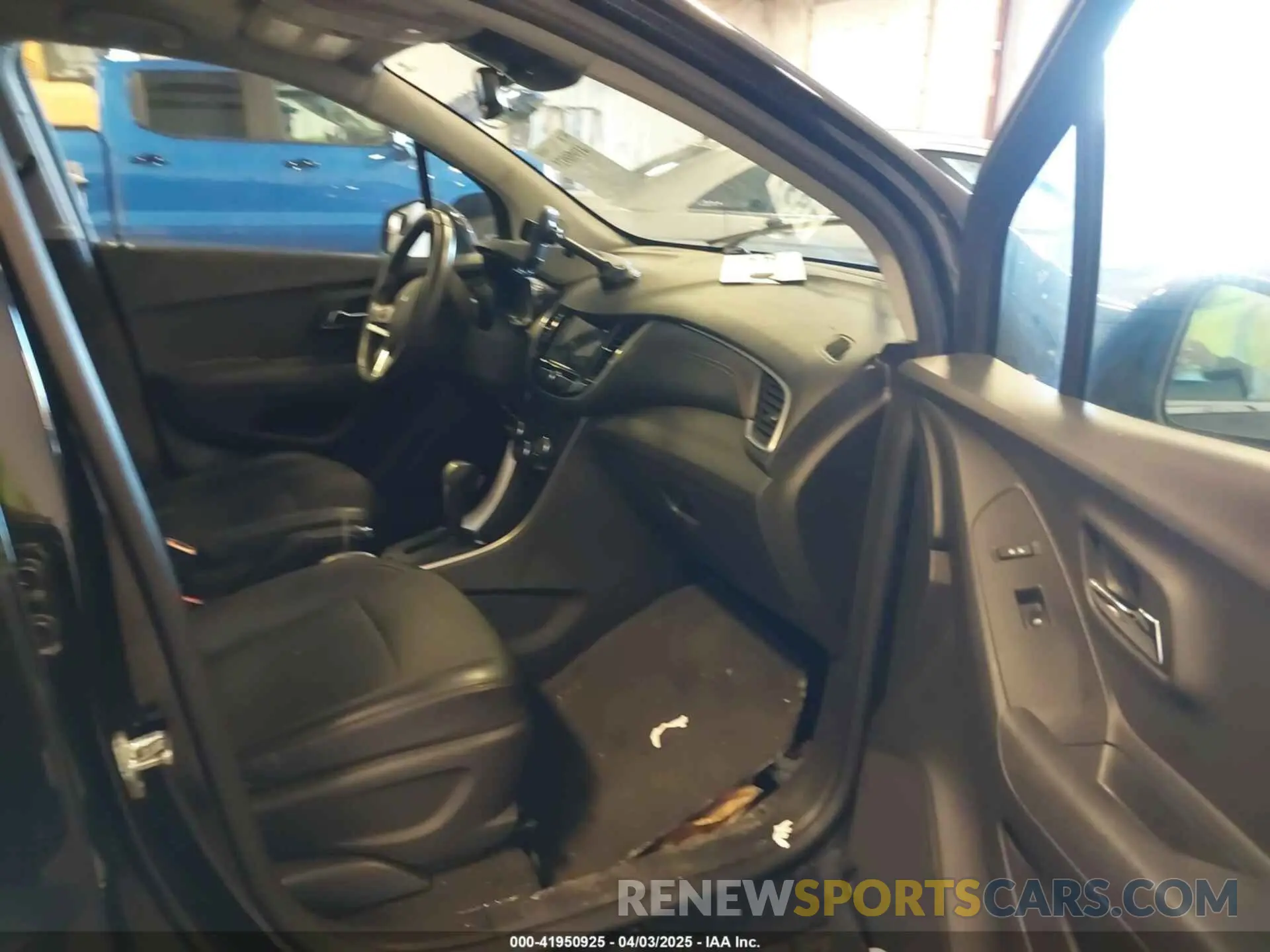 5 Фотография поврежденного автомобиля KL7CJLSB9KB908171 CHEVROLET TRAX 2019