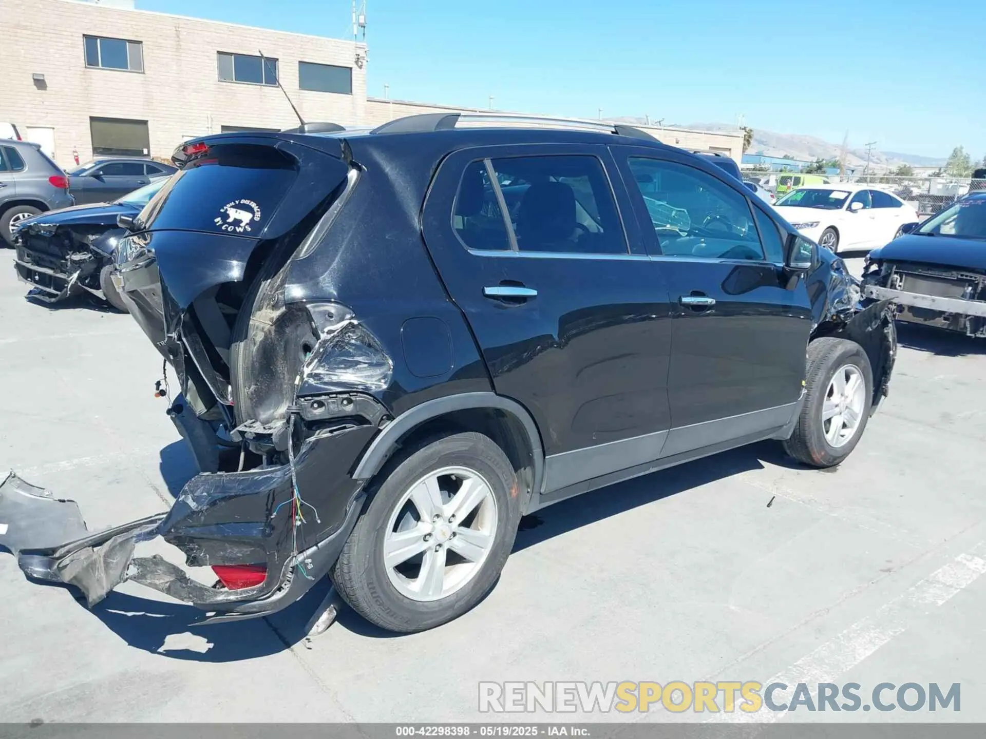 4 Photograph of a damaged car KL7CJLSB9KB912284 CHEVROLET TRAX 2019