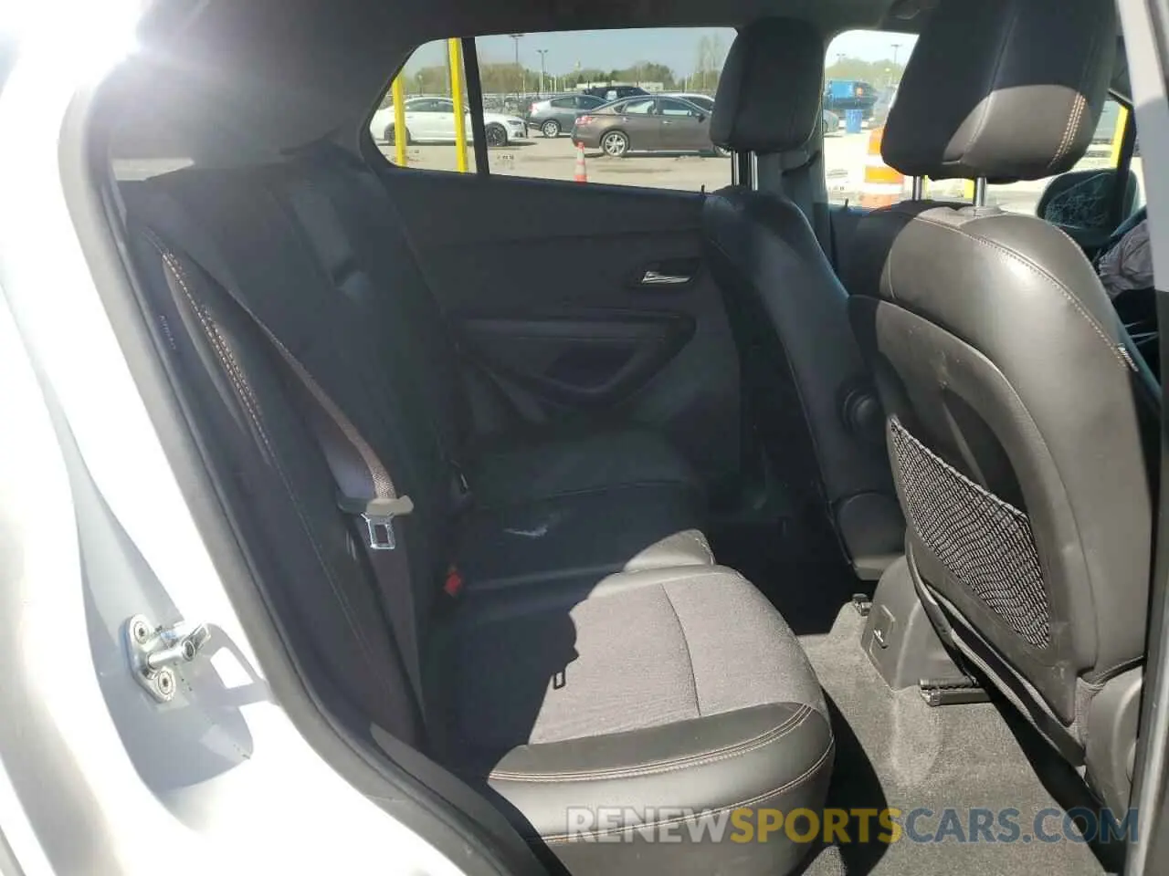11 Photograph of a damaged car KL7CJLSB9KB962425 CHEVROLET TRAX 2019