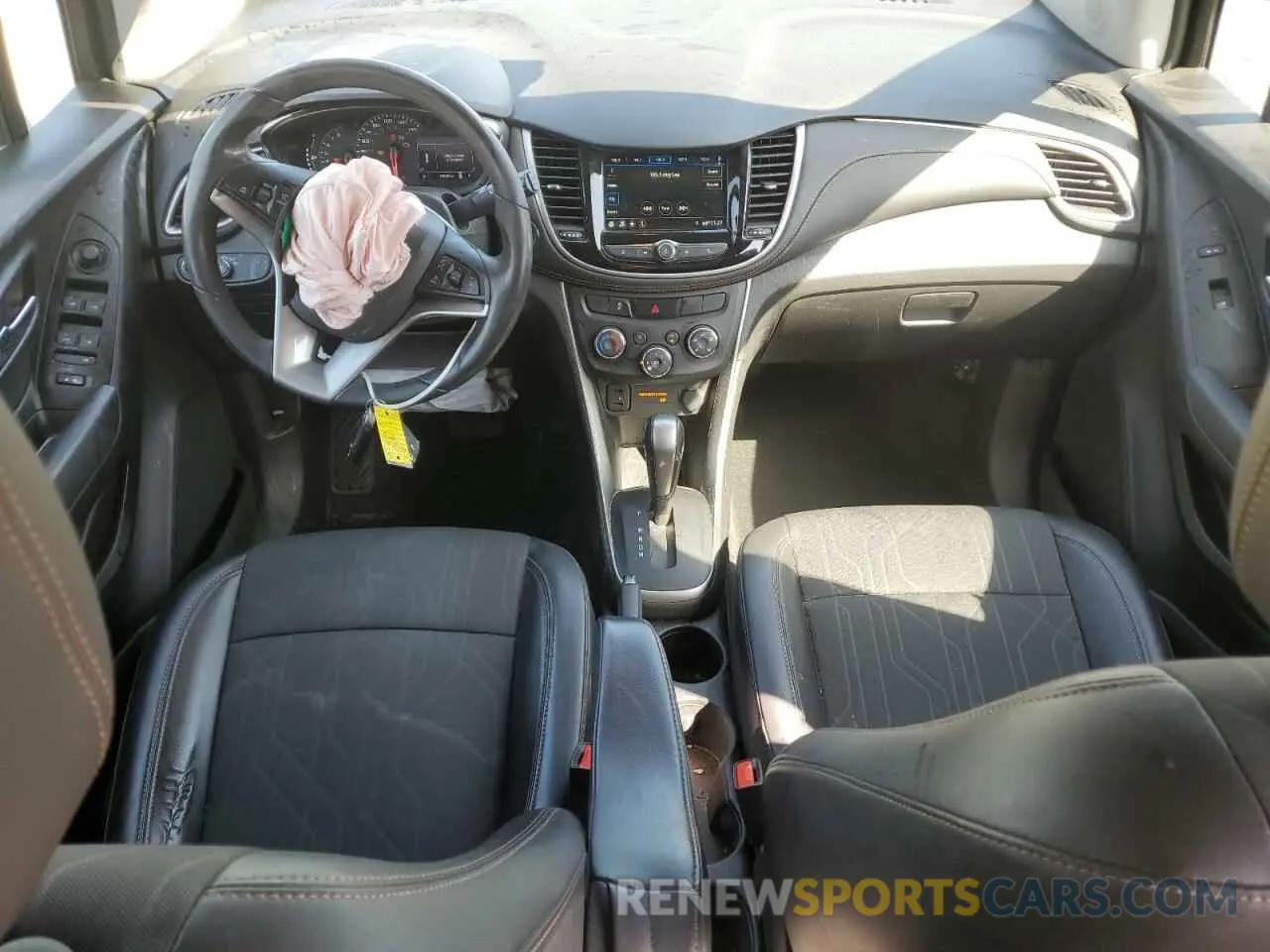 8 Photograph of a damaged car KL7CJLSB9KB962425 CHEVROLET TRAX 2019
