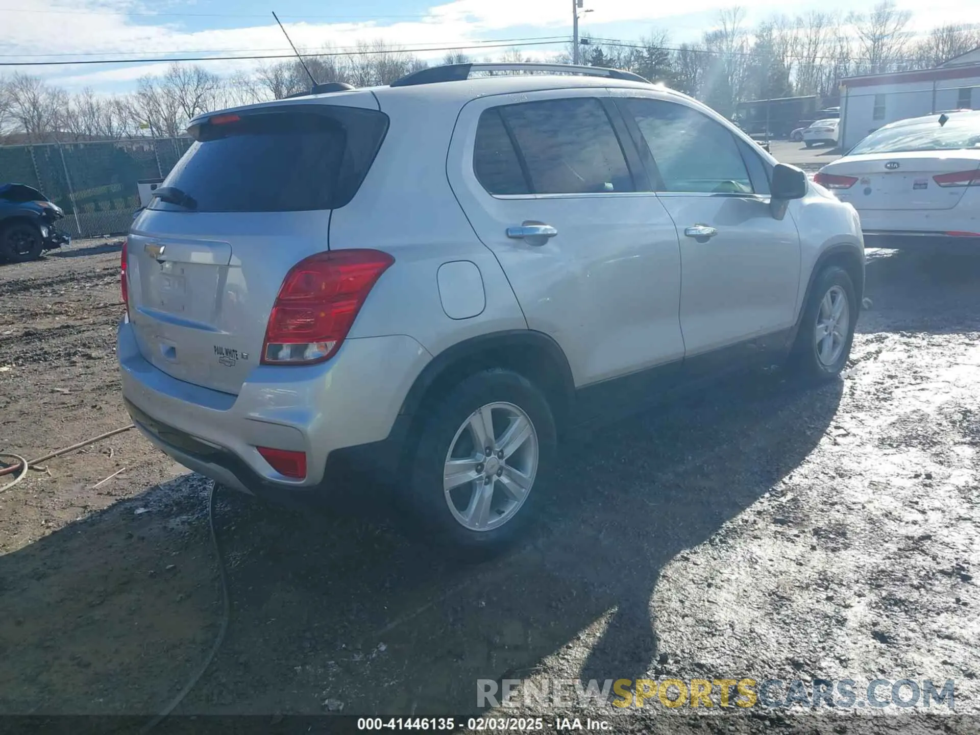 4 Photograph of a damaged car KL7CJLSBXKB962501 CHEVROLET TRAX 2019