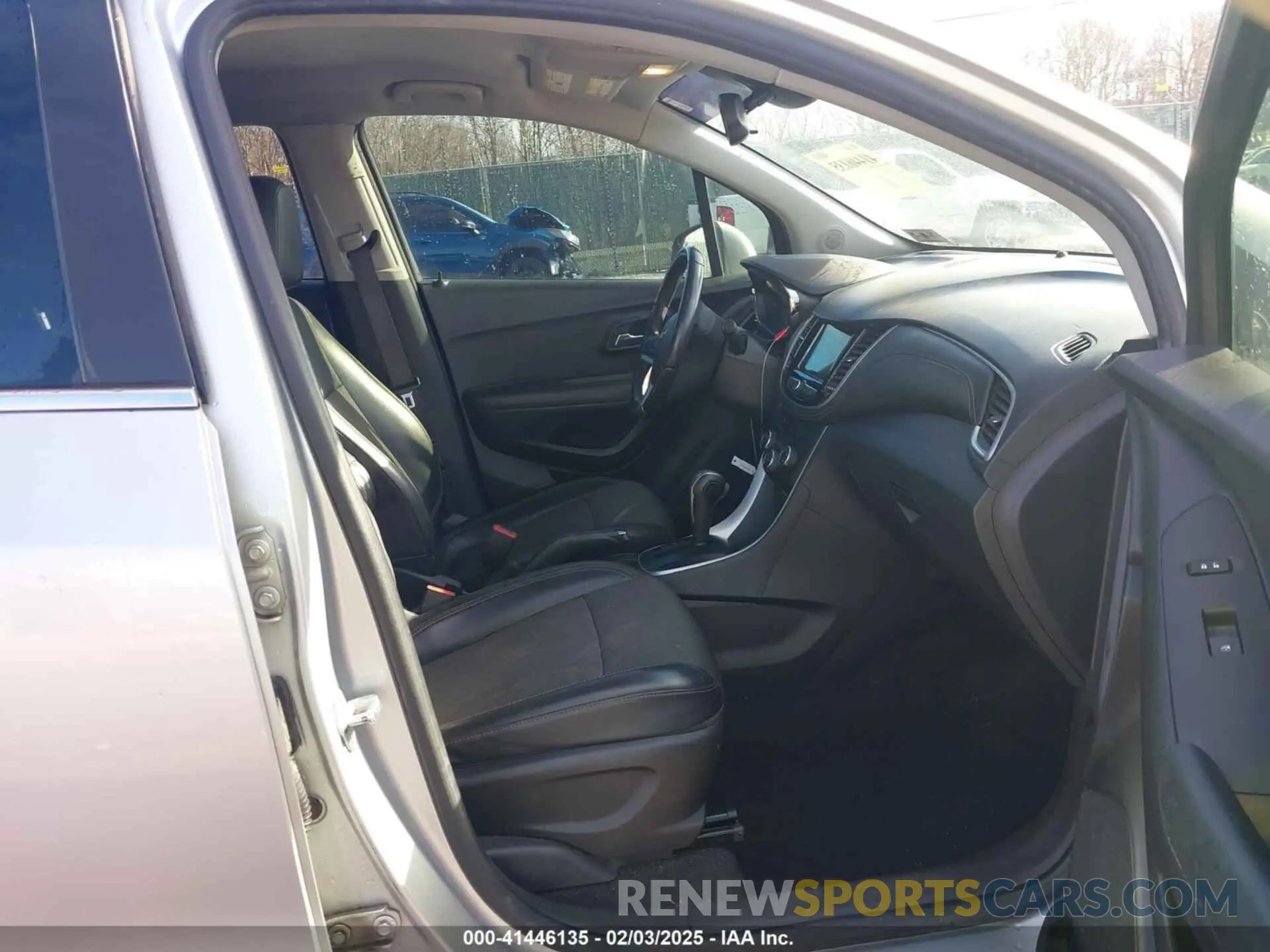 5 Photograph of a damaged car KL7CJLSBXKB962501 CHEVROLET TRAX 2019