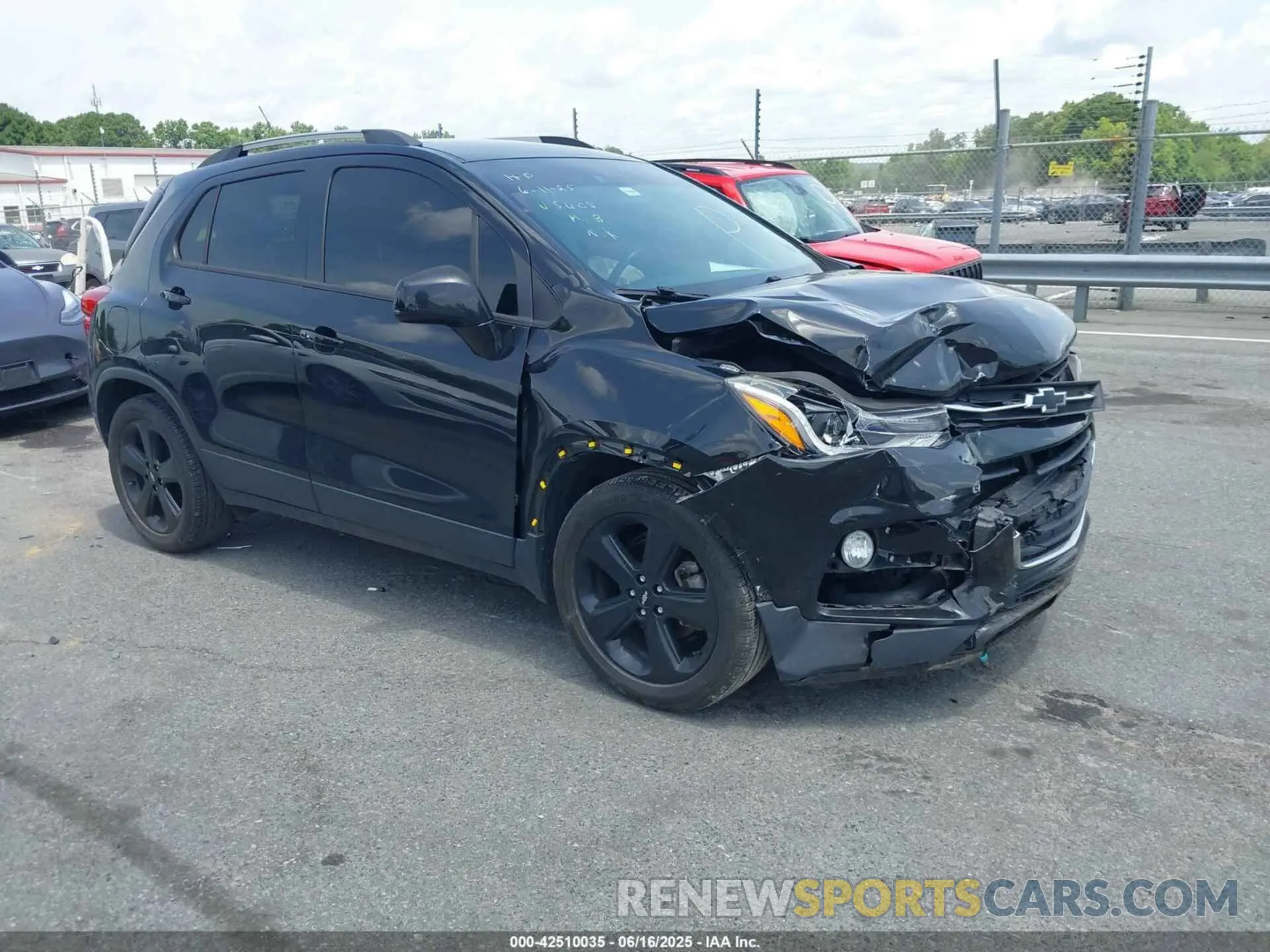 1 Photograph of a damaged car KL7CJMSB9KB815608 CHEVROLET TRAX 2019