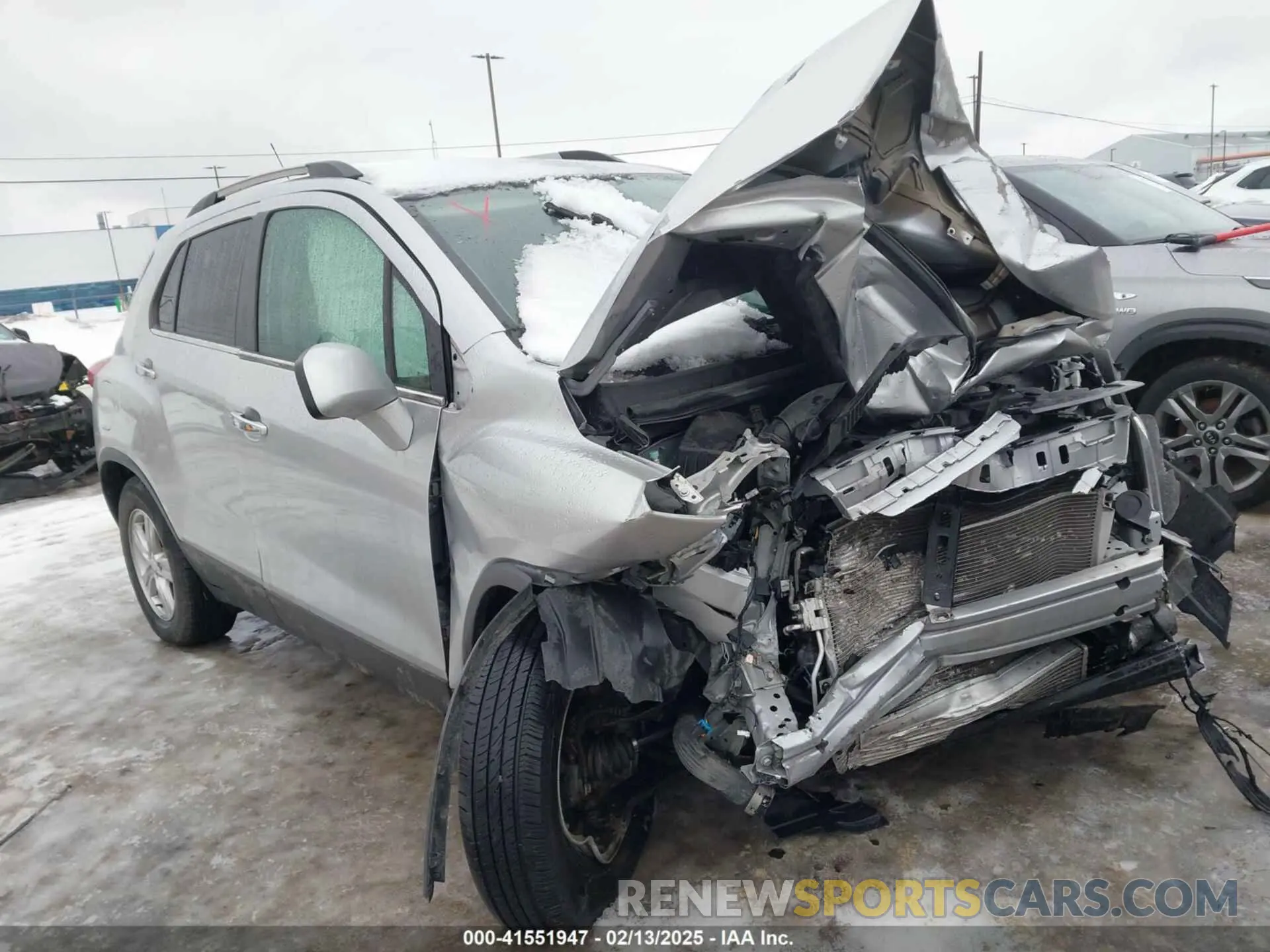 1 Фотография поврежденного автомобиля KL7CJPSB0KB780927 CHEVROLET TRAX 2019