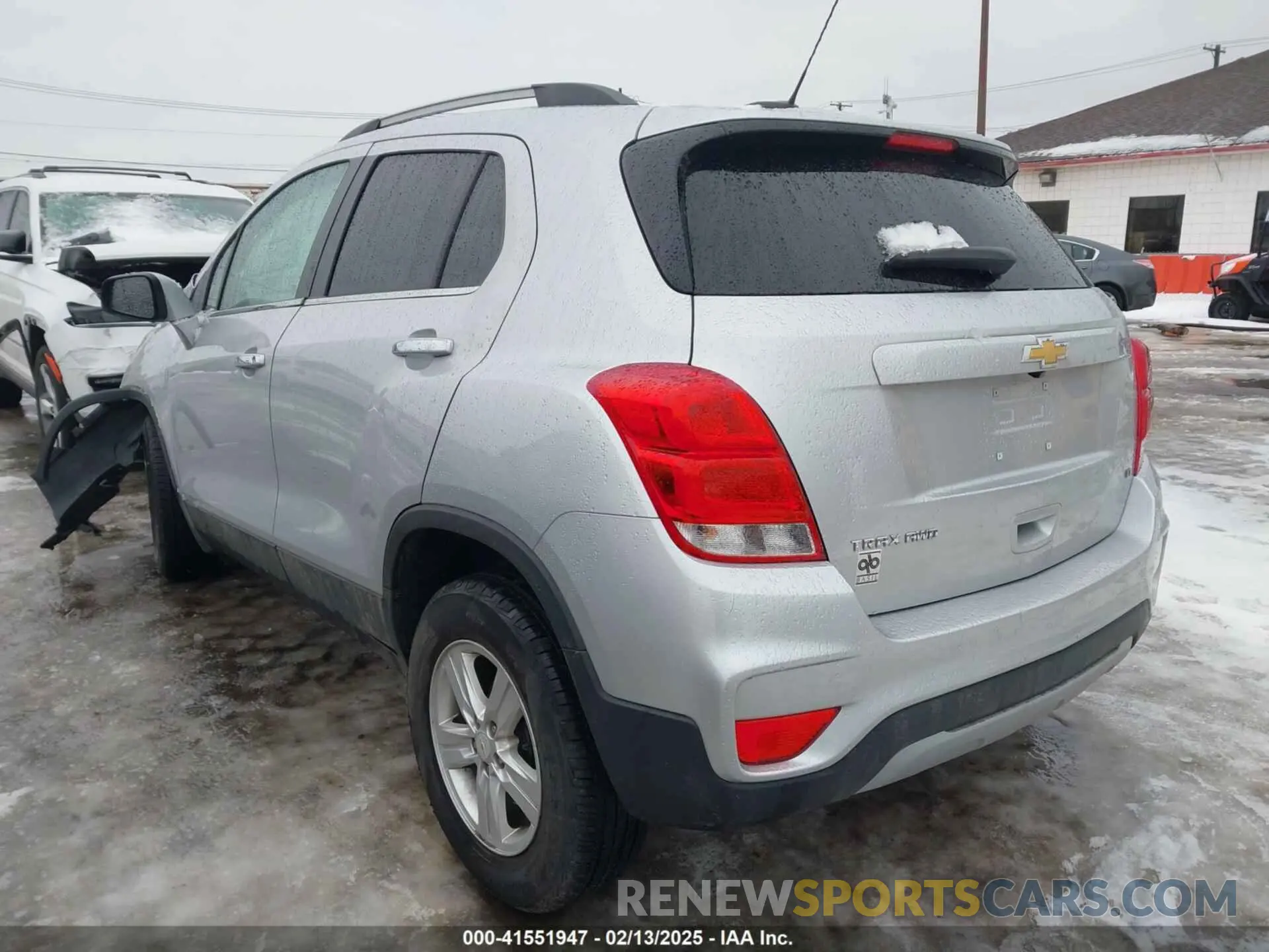 3 Фотография поврежденного автомобиля KL7CJPSB0KB780927 CHEVROLET TRAX 2019