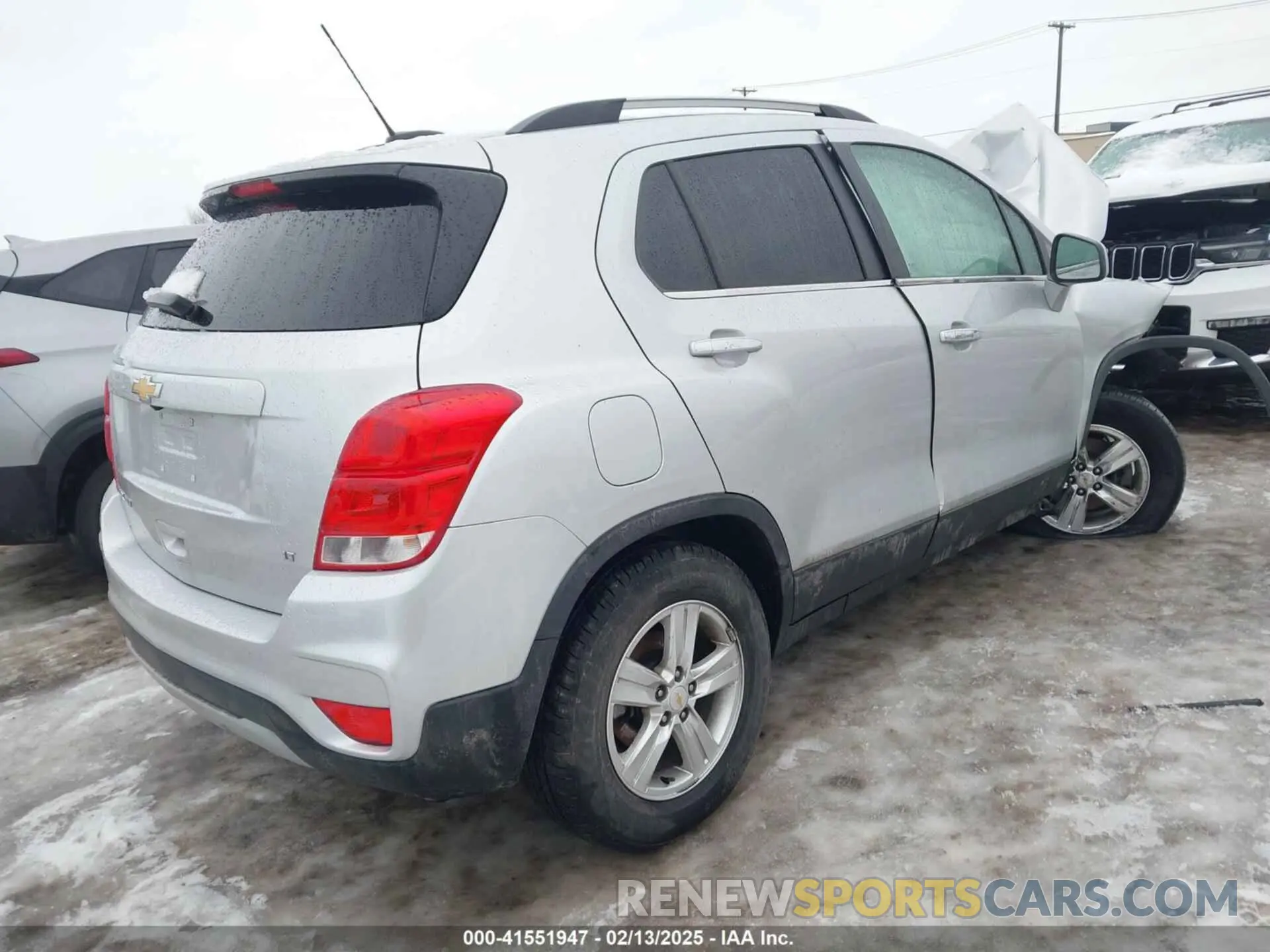4 Фотография поврежденного автомобиля KL7CJPSB0KB780927 CHEVROLET TRAX 2019