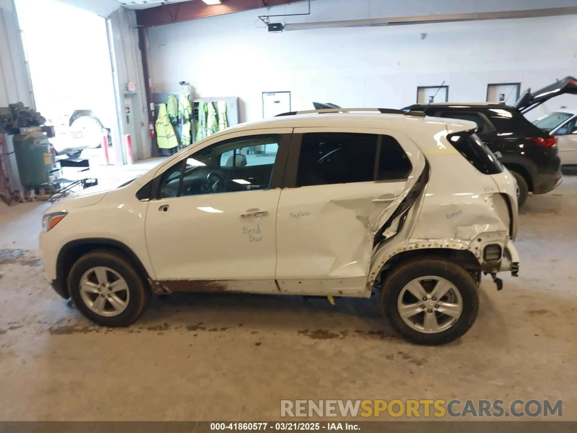 14 Photograph of a damaged car KL7CJPSB0KB862866 CHEVROLET TRAX 2019