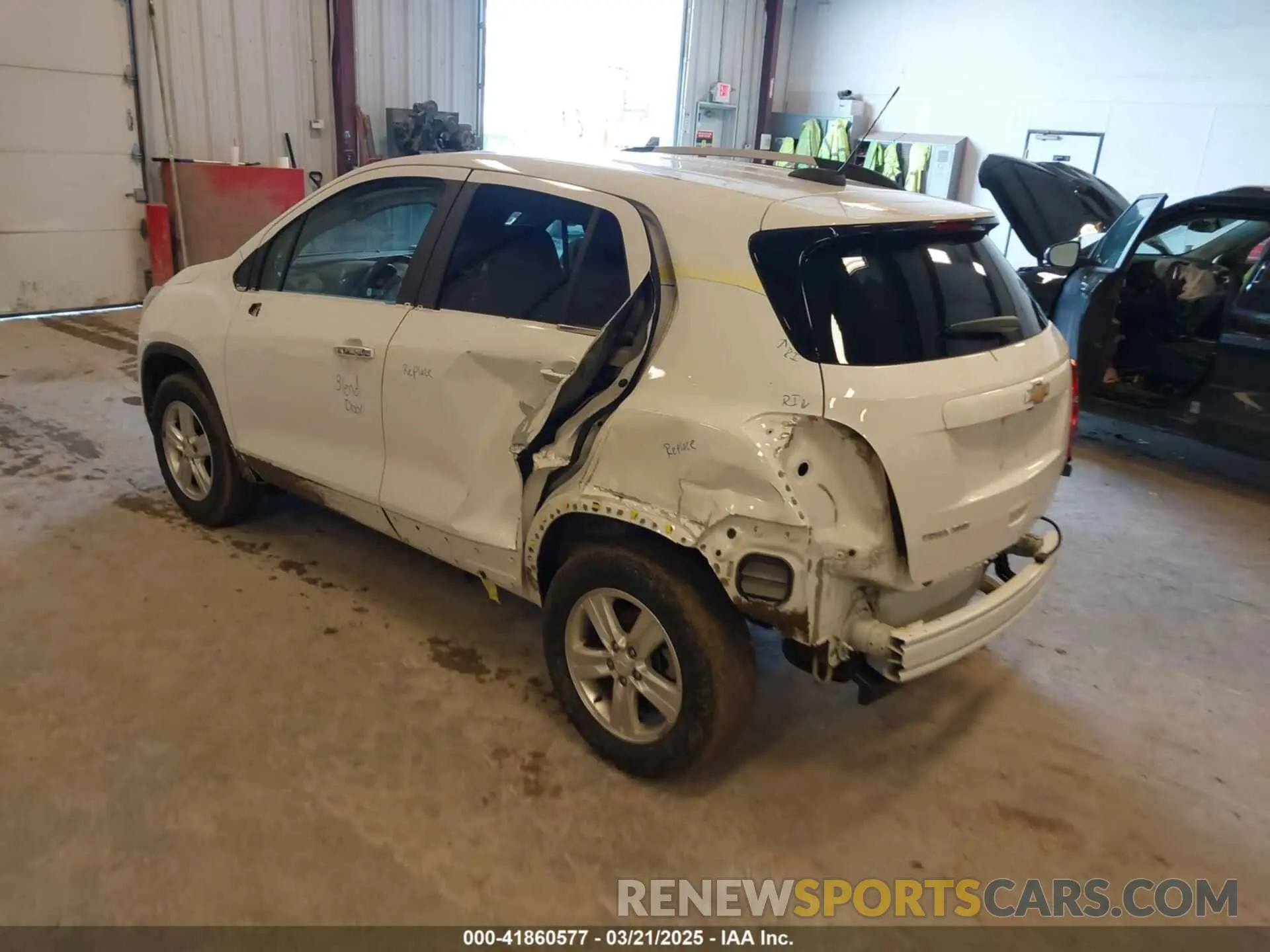 3 Photograph of a damaged car KL7CJPSB0KB862866 CHEVROLET TRAX 2019