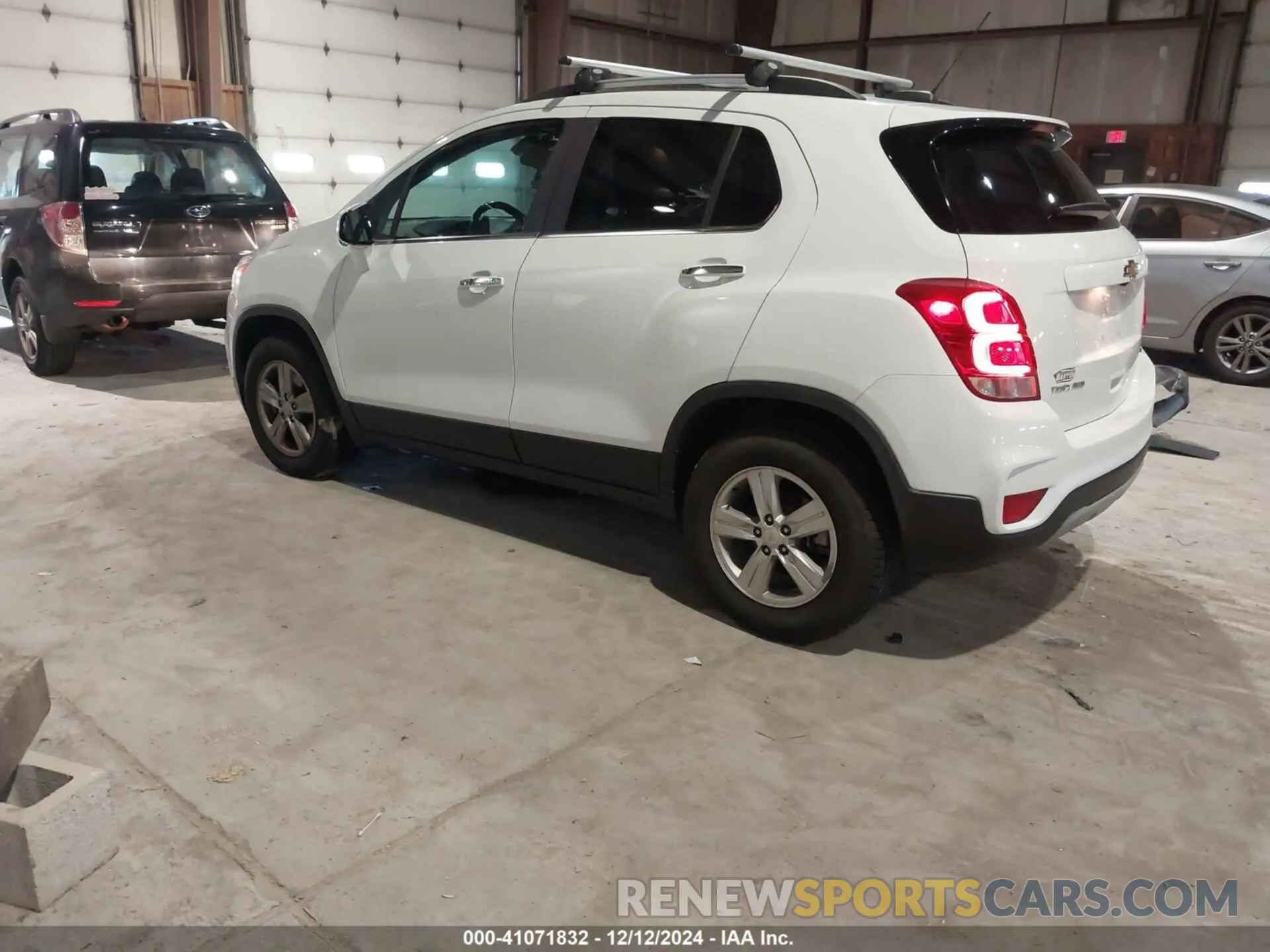 3 Фотография поврежденного автомобиля KL7CJPSB0KB895057 CHEVROLET TRAX 2019