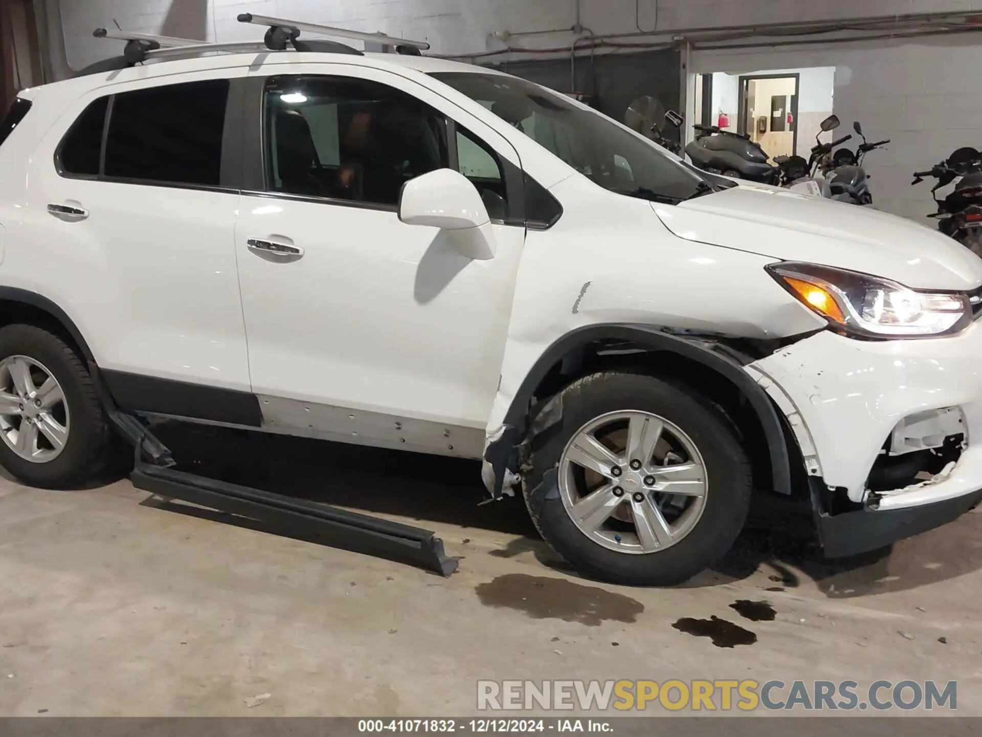 6 Фотография поврежденного автомобиля KL7CJPSB0KB895057 CHEVROLET TRAX 2019