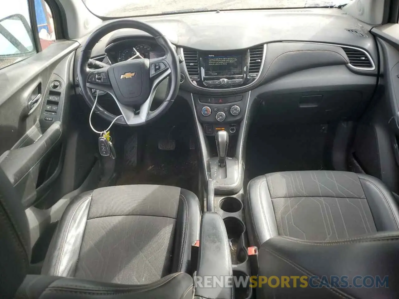 8 Photograph of a damaged car KL7CJPSB0KB945584 CHEVROLET TRAX 2019