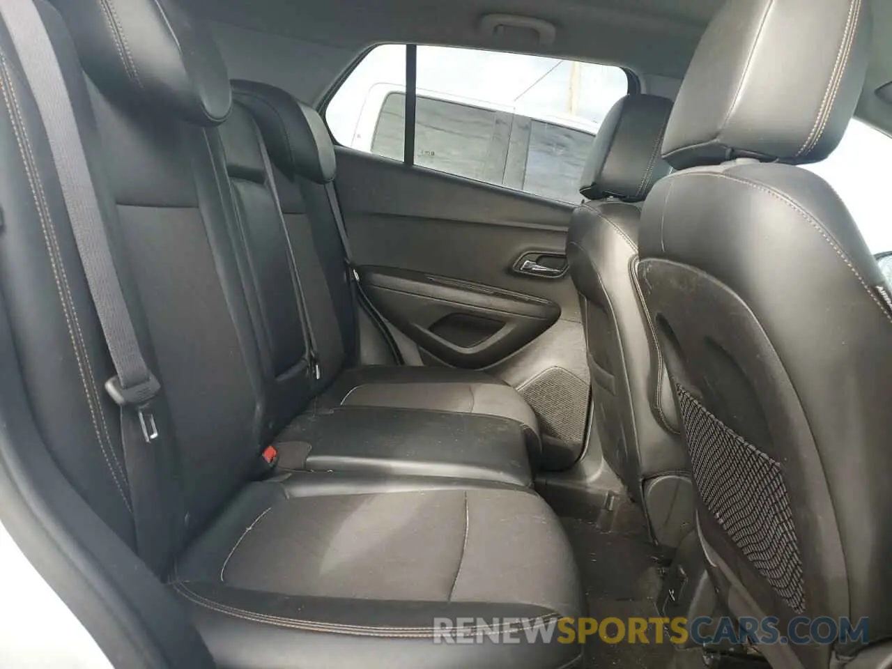 11 Photograph of a damaged car KL7CJPSB1KB719280 CHEVROLET TRAX 2019