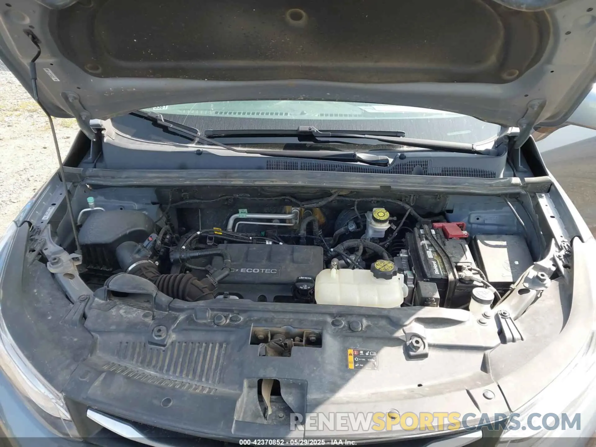 10 Фотография поврежденного автомобиля KL7CJPSB1KB744101 CHEVROLET TRAX 2019