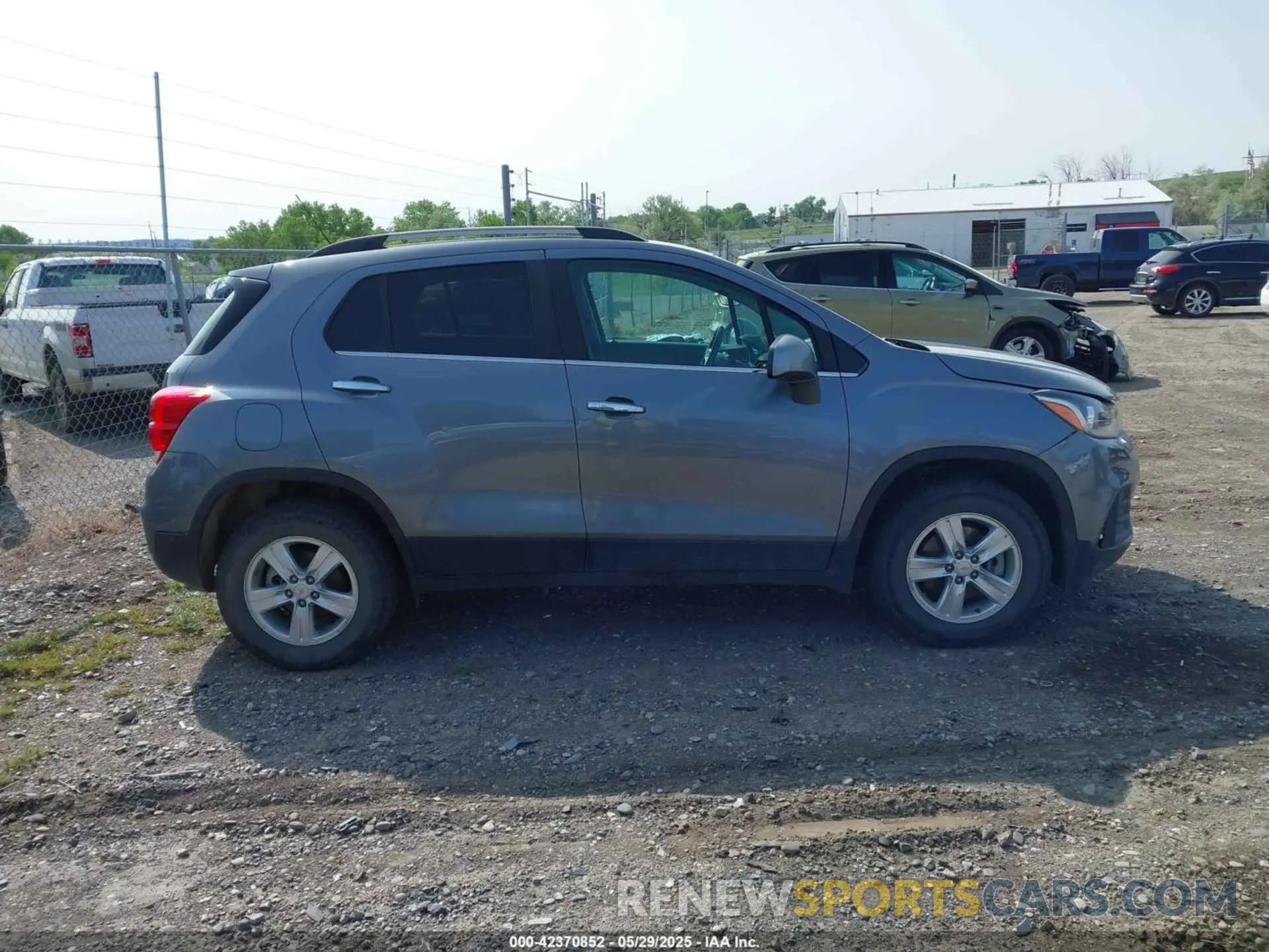 13 Фотография поврежденного автомобиля KL7CJPSB1KB744101 CHEVROLET TRAX 2019