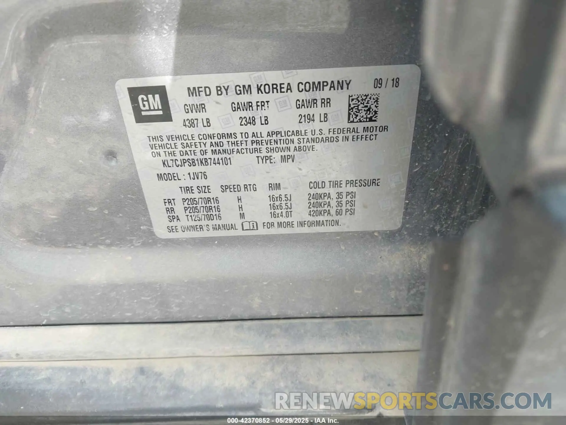 9 Фотография поврежденного автомобиля KL7CJPSB1KB744101 CHEVROLET TRAX 2019