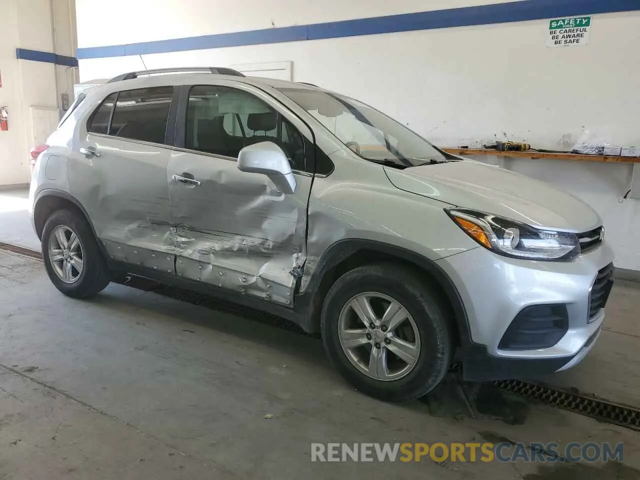 4 Photograph of a damaged car KL7CJPSB2KB727503 CHEVROLET TRAX 2019