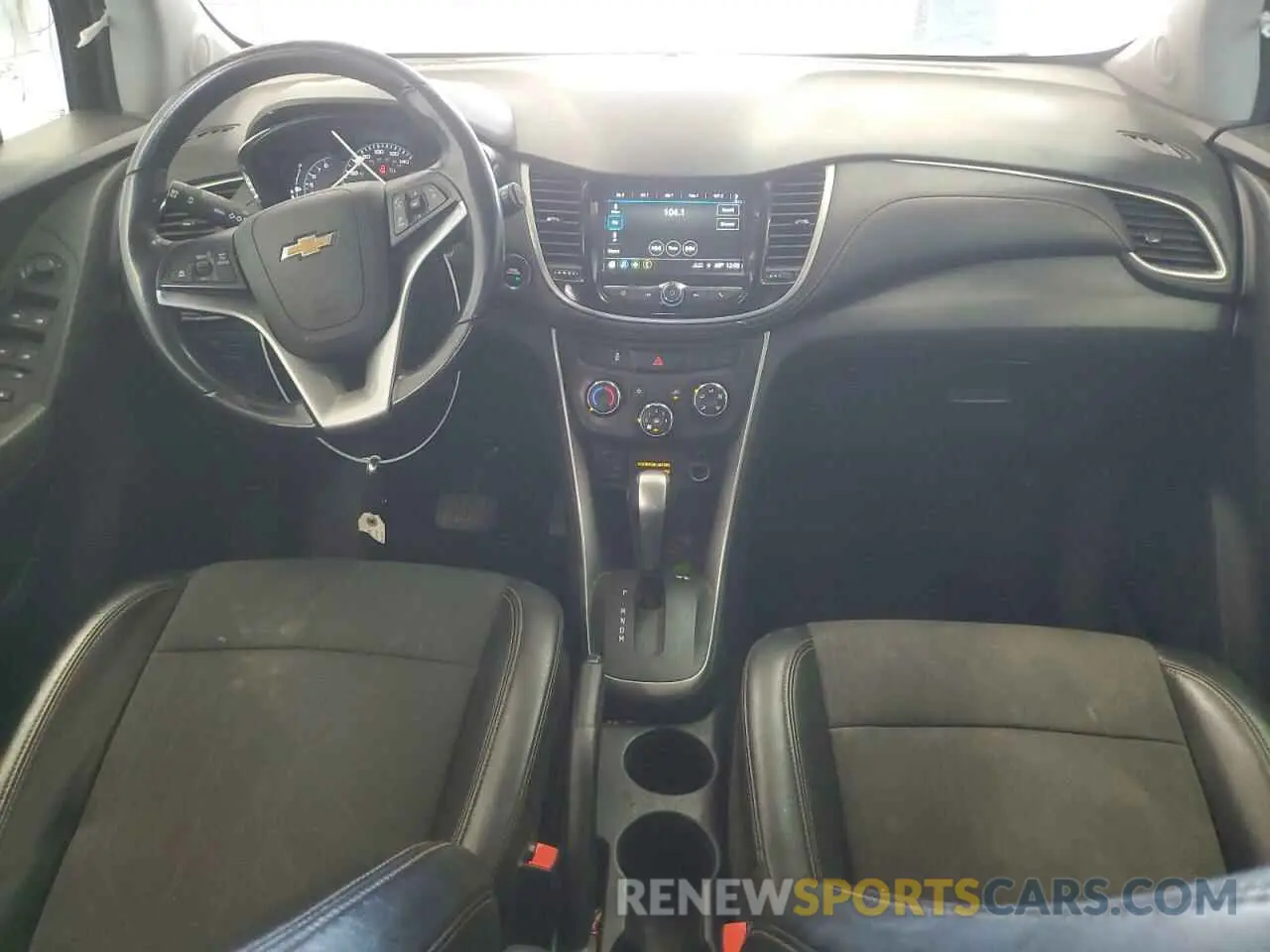 8 Photograph of a damaged car KL7CJPSB2KB727503 CHEVROLET TRAX 2019