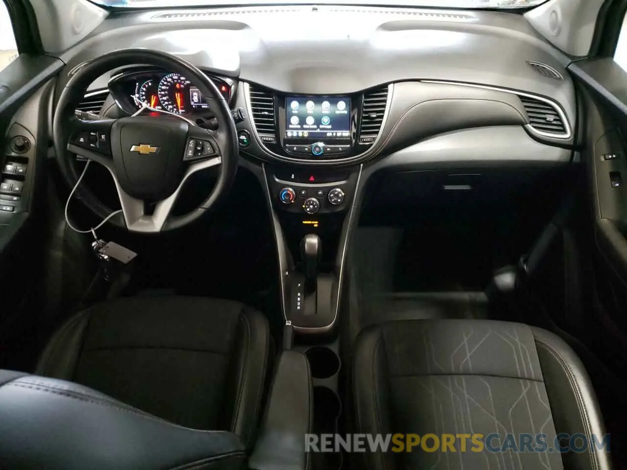 8 Photograph of a damaged car KL7CJPSB2KB791525 CHEVROLET TRAX 2019
