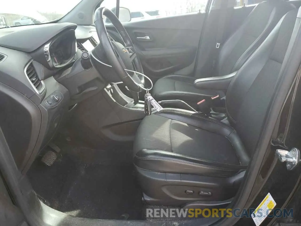 7 Photograph of a damaged car KL7CJPSB3KB743872 CHEVROLET TRAX 2019