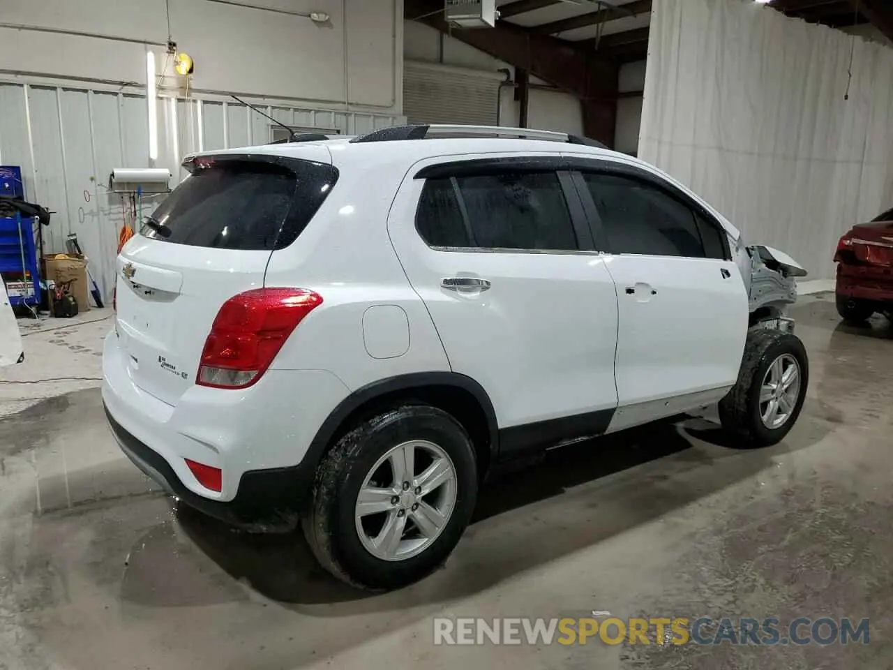 3 Фотография поврежденного автомобиля KL7CJPSB4KB931588 CHEVROLET TRAX 2019