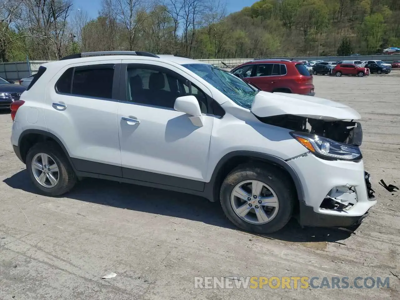 4 Photograph of a damaged car KL7CJPSB4KB948729 CHEVROLET TRAX 2019