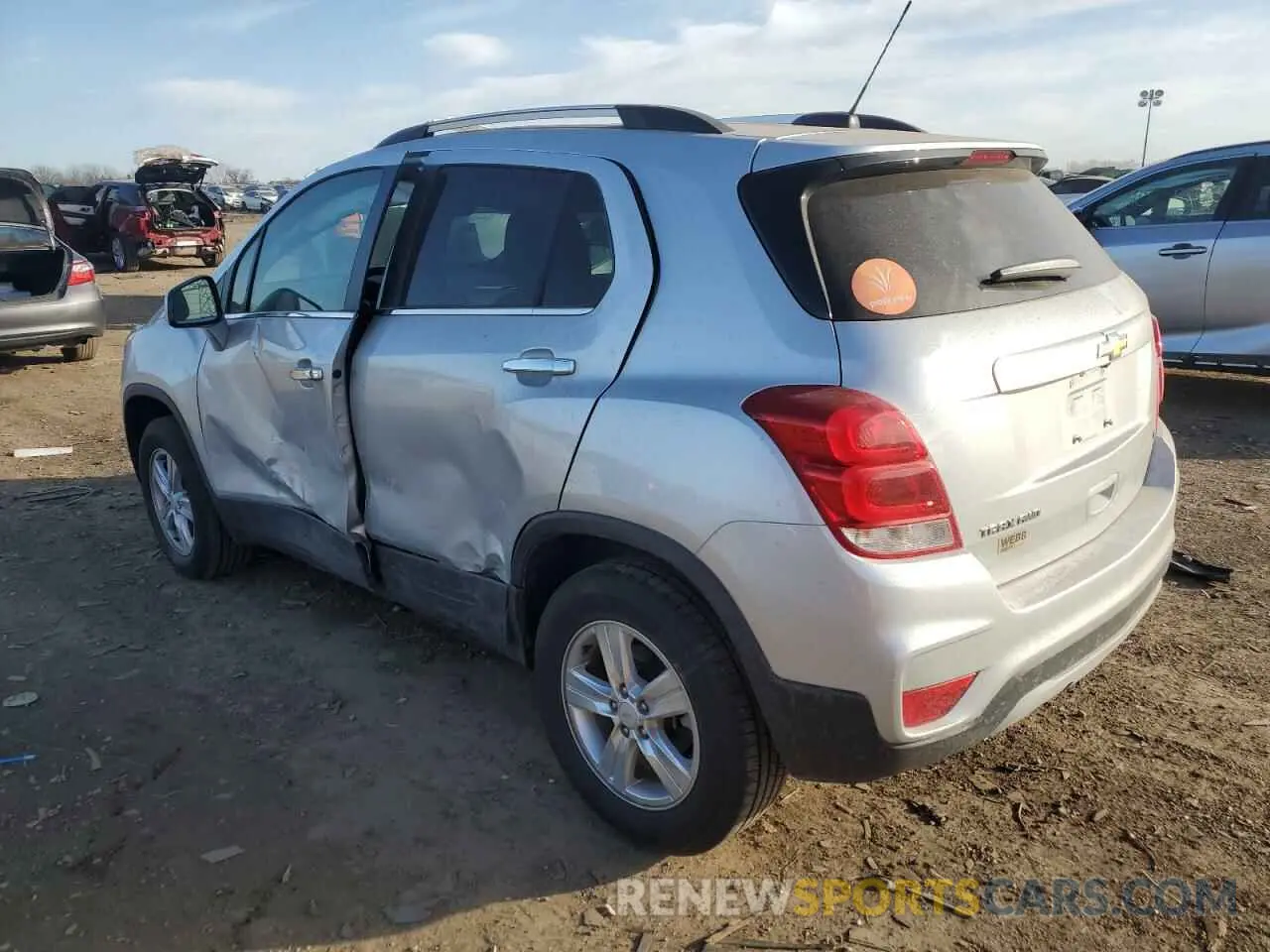 2 Фотография поврежденного автомобиля KL7CJPSB5KB861177 CHEVROLET TRAX 2019