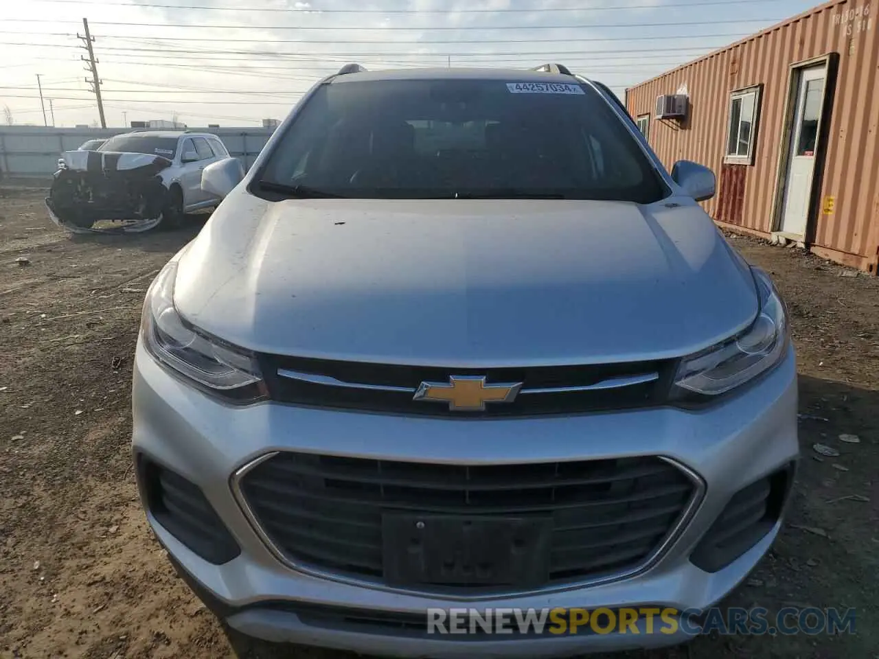 5 Фотография поврежденного автомобиля KL7CJPSB5KB861177 CHEVROLET TRAX 2019