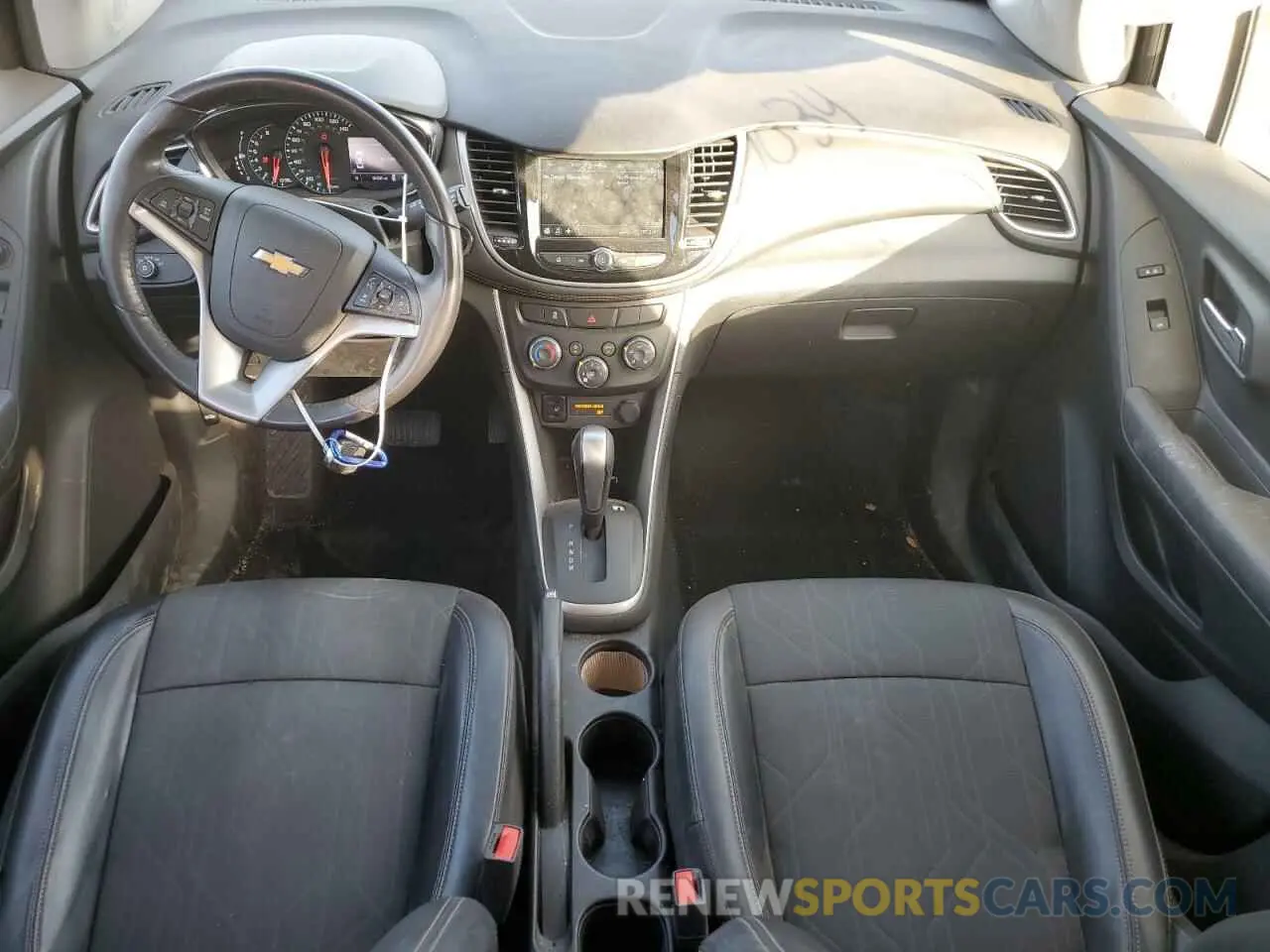 8 Фотография поврежденного автомобиля KL7CJPSB5KB861177 CHEVROLET TRAX 2019
