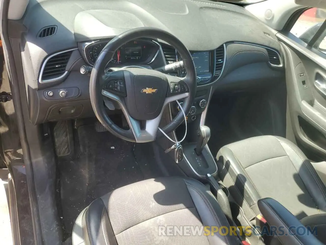 8 Photograph of a damaged car KL7CJPSB6KB815194 CHEVROLET TRAX 2019