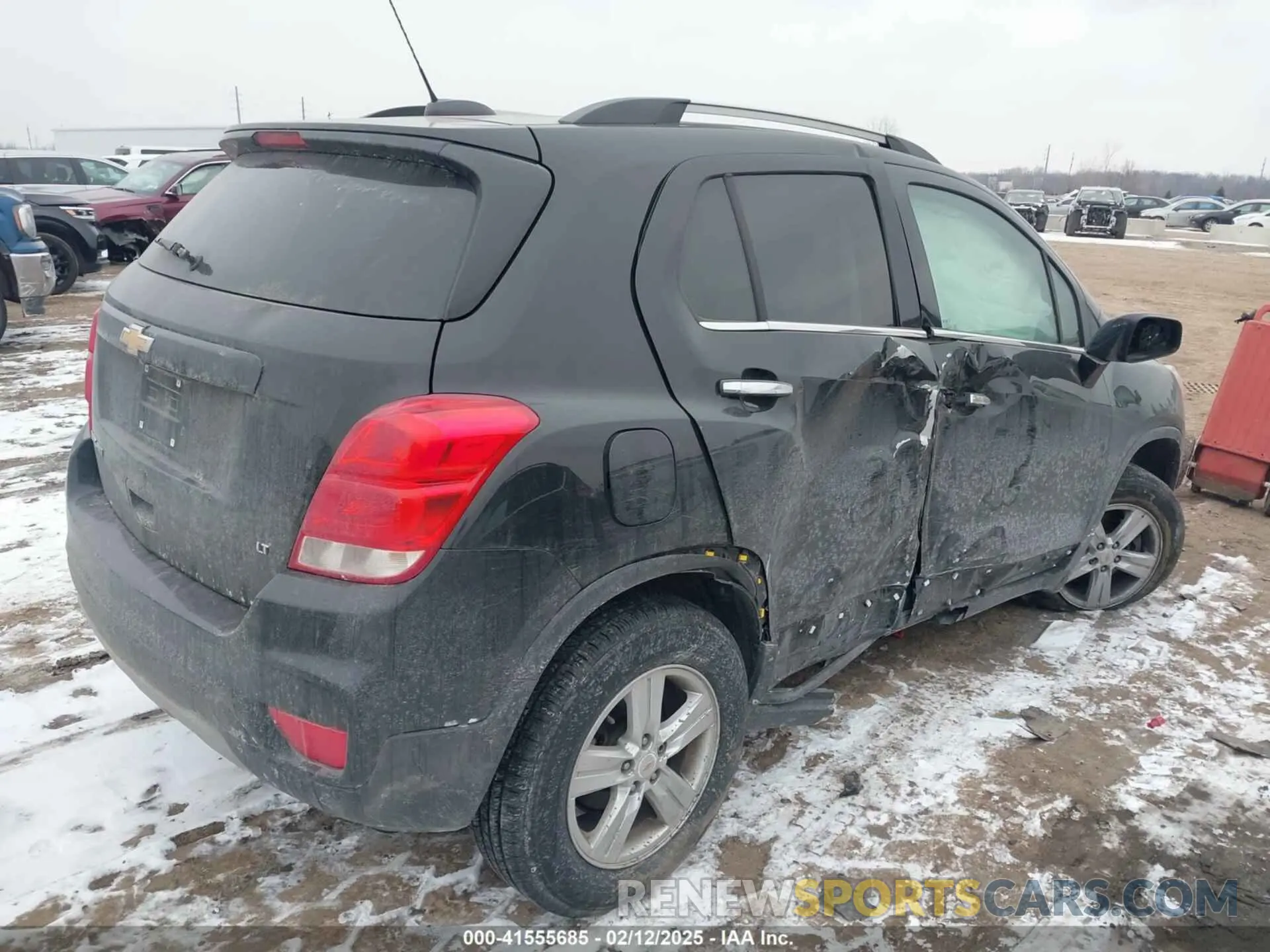 4 Фотография поврежденного автомобиля KL7CJPSB6KB873807 CHEVROLET TRAX 2019