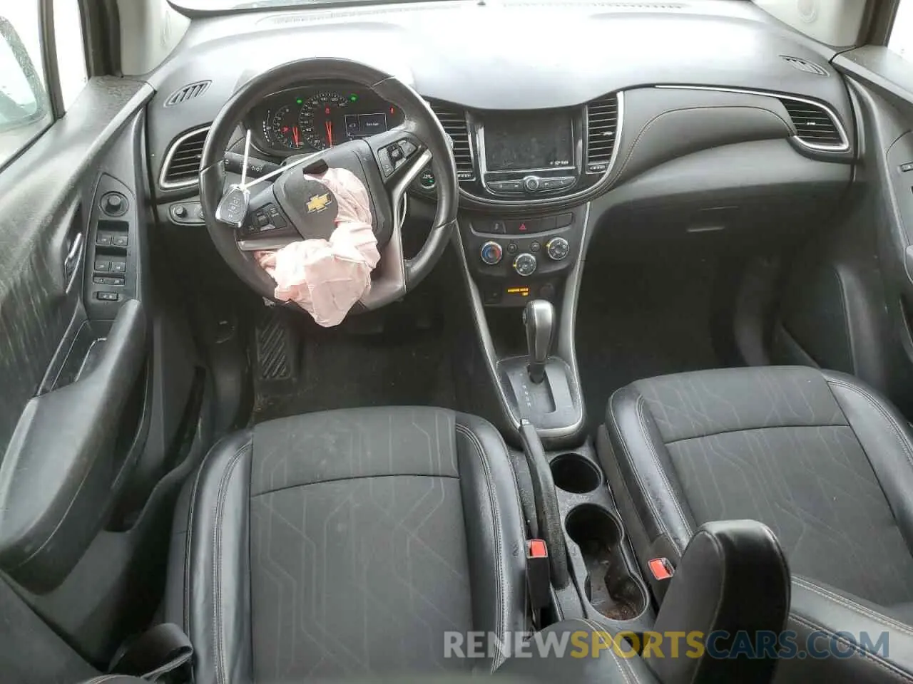 8 Photograph of a damaged car KL7CJPSB7KB866963 CHEVROLET TRAX 2019