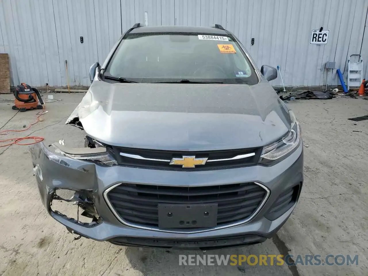 5 Фотография поврежденного автомобиля KL7CJPSB7KB880071 CHEVROLET TRAX 2019